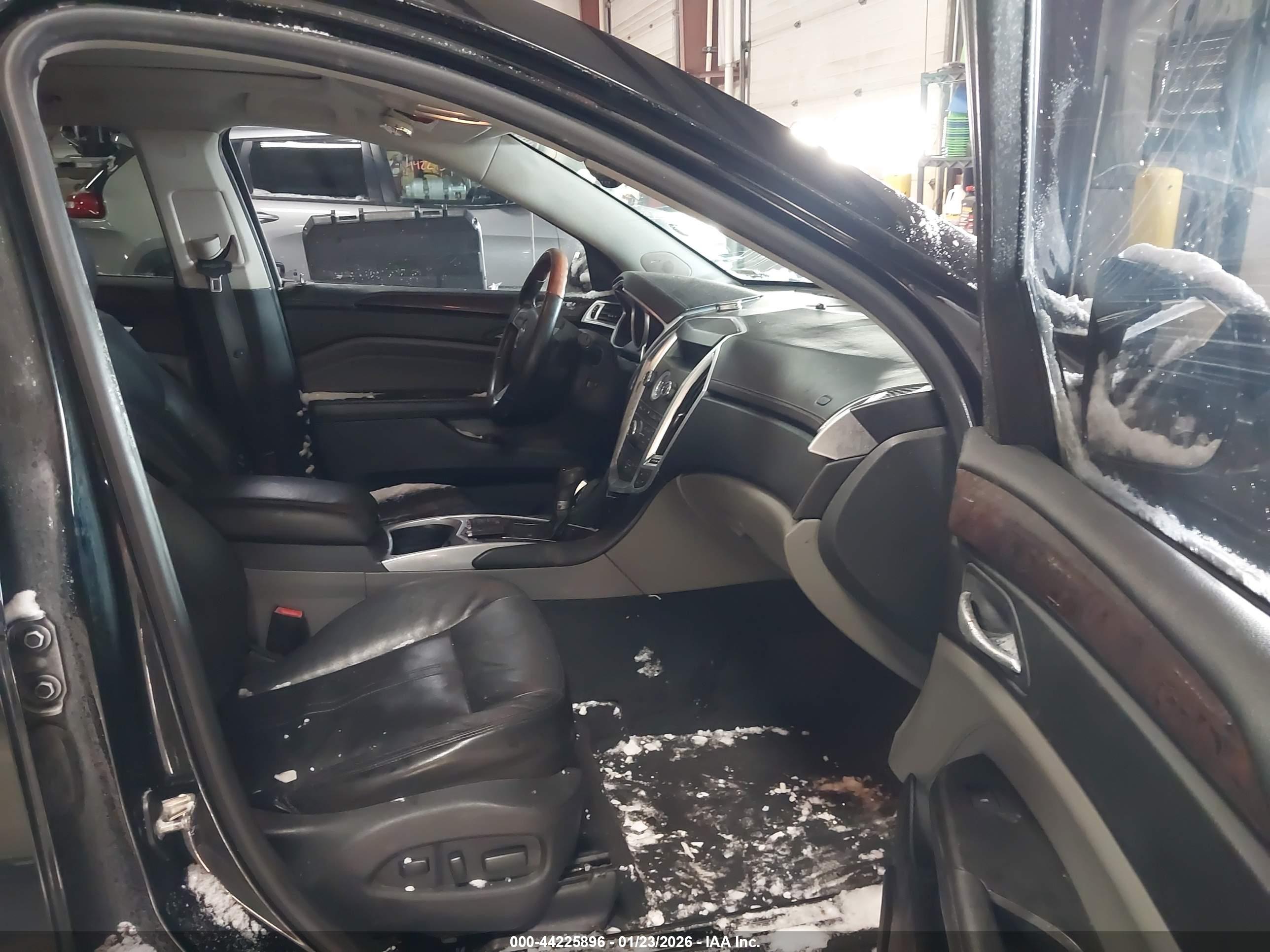 CADILLAC SRX image 5