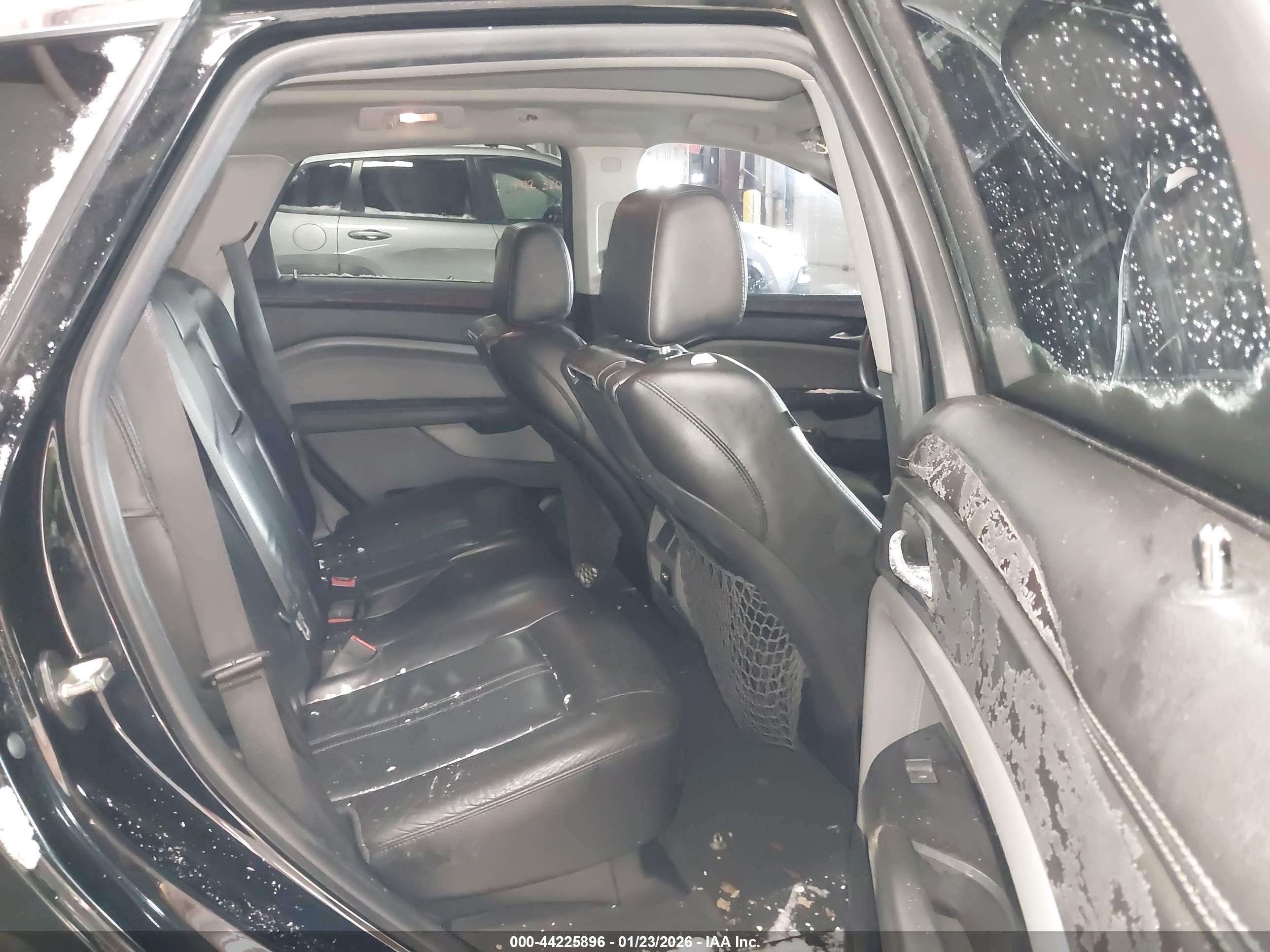 CADILLAC SRX image 8