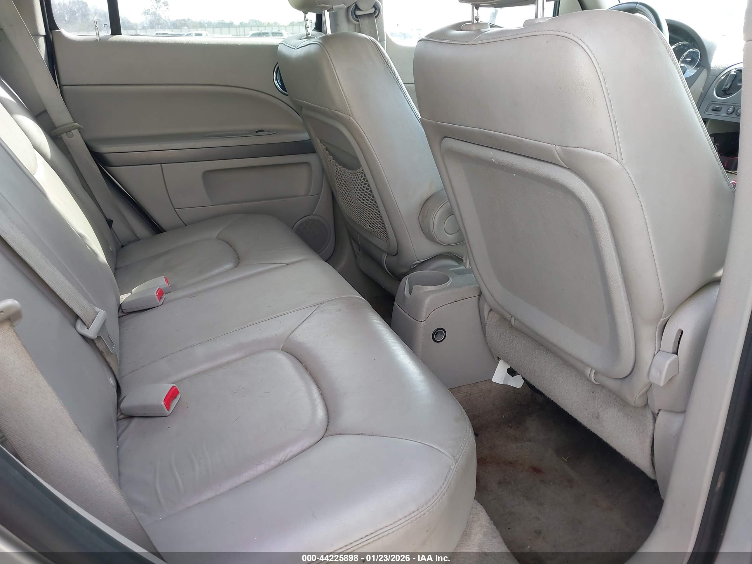 CHEVROLET HHR image 8