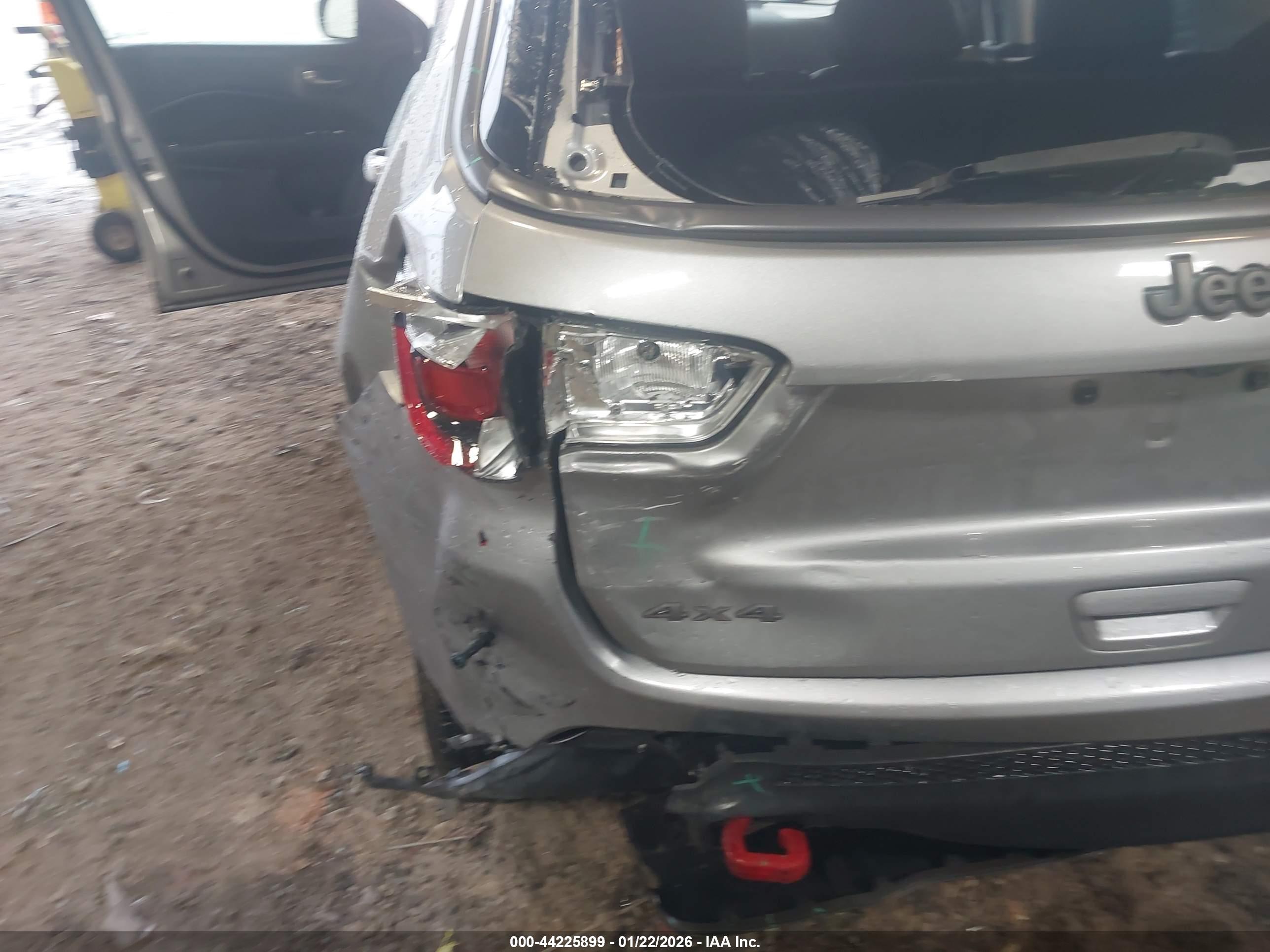 JEEP COMPASS image 6