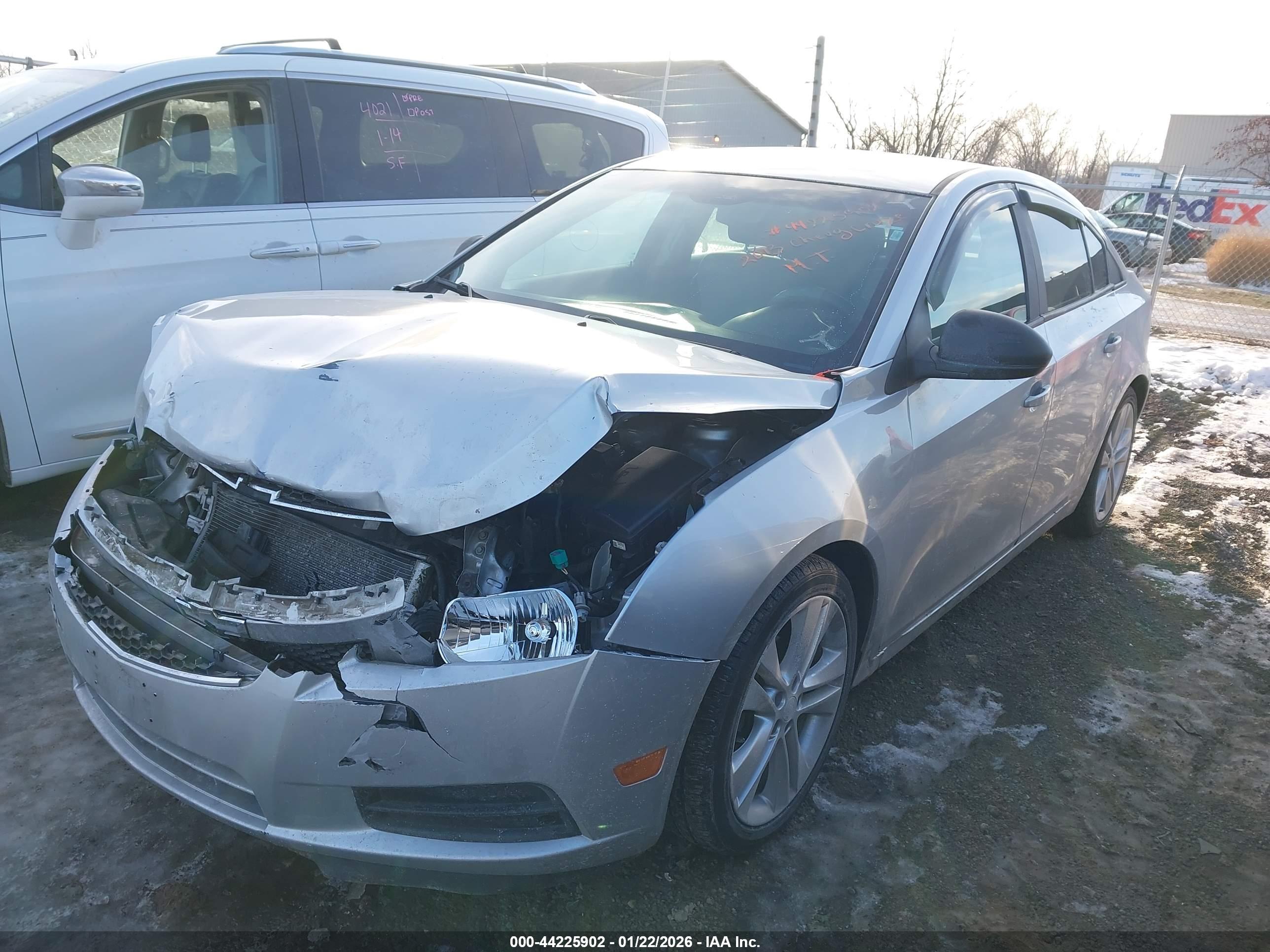 CHEVROLET CRUZE image 2