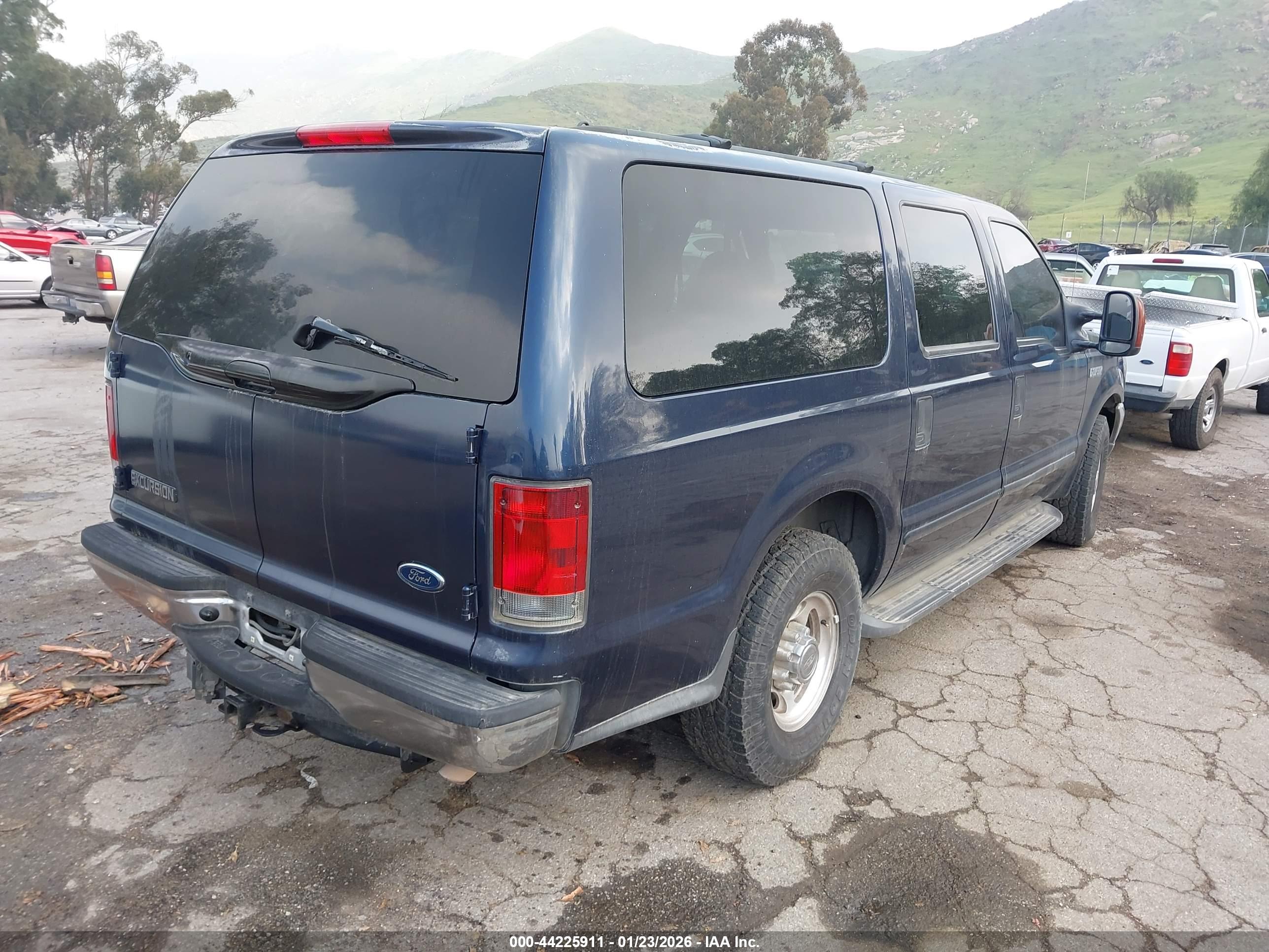 FORD EXCURSION image 4