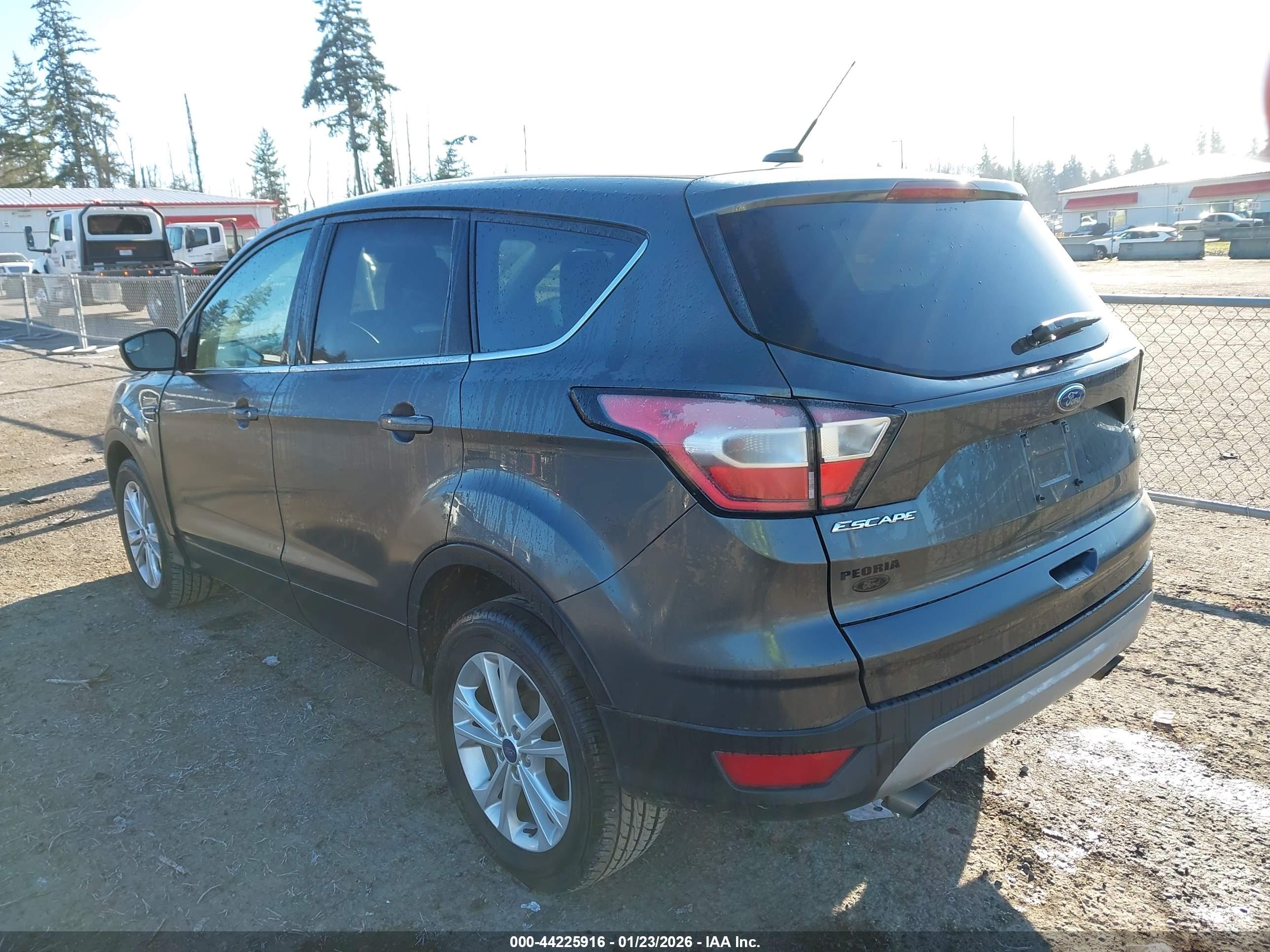 FORD ESCAPE image 3