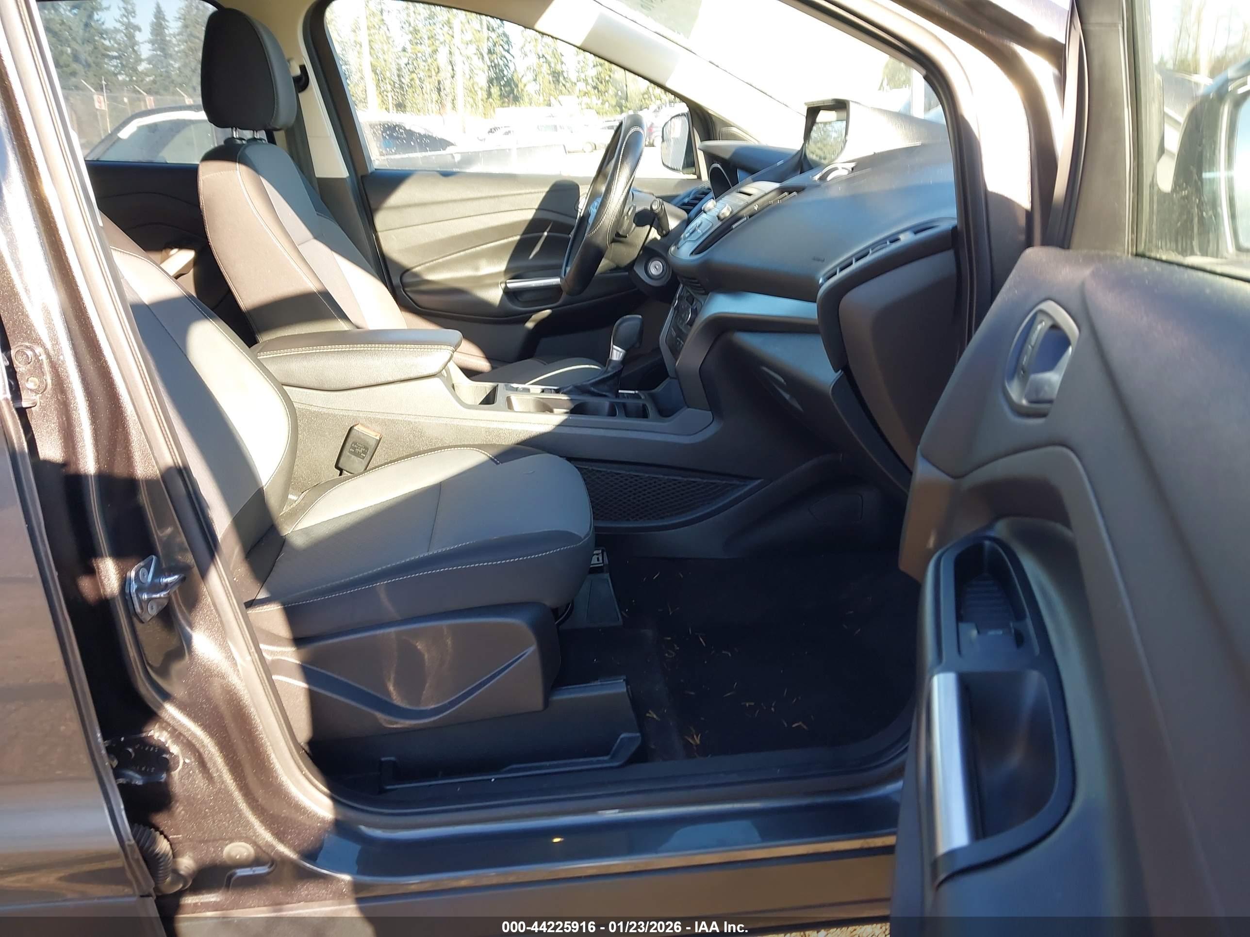 FORD ESCAPE image 5