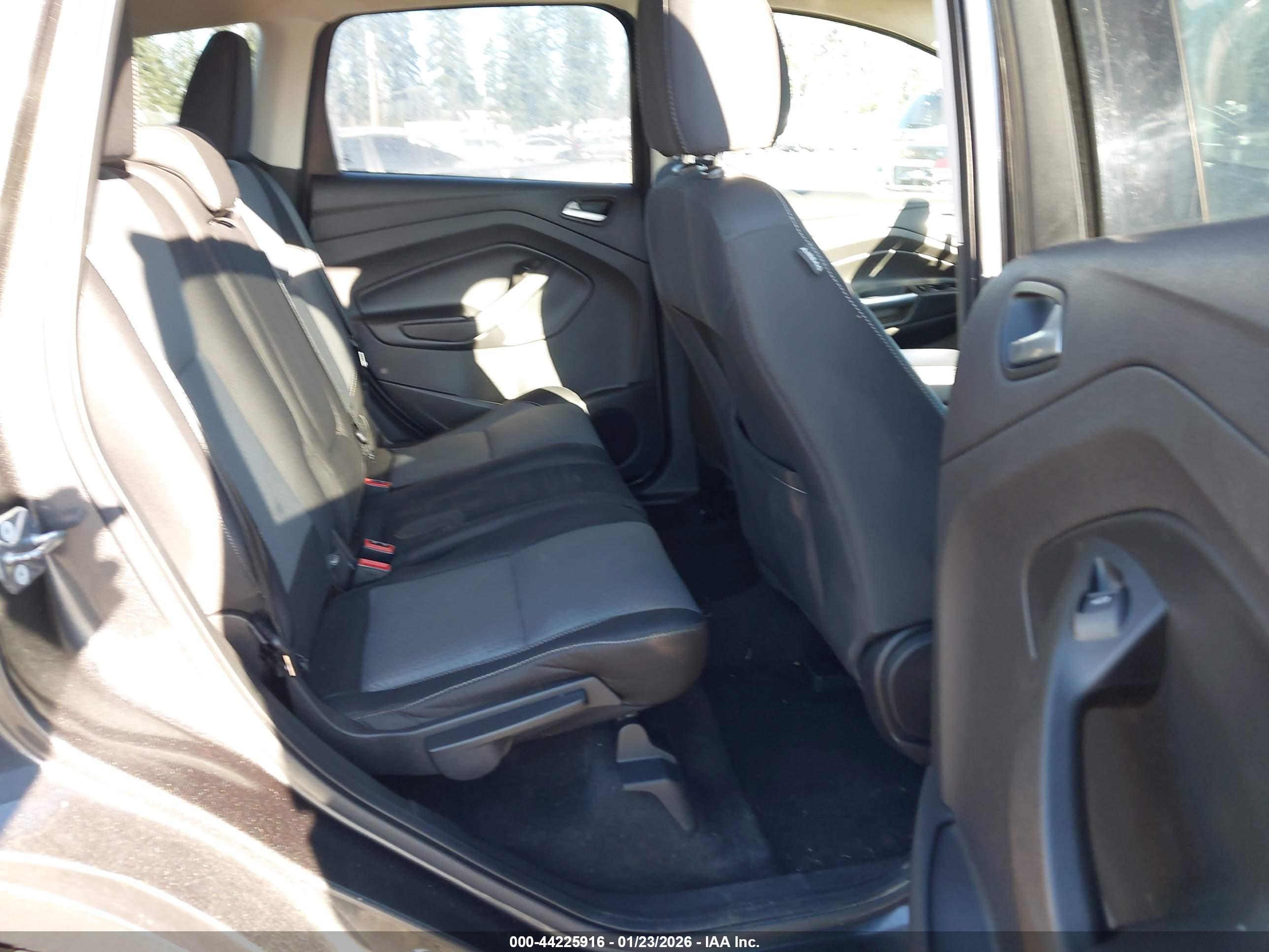 FORD ESCAPE image 8