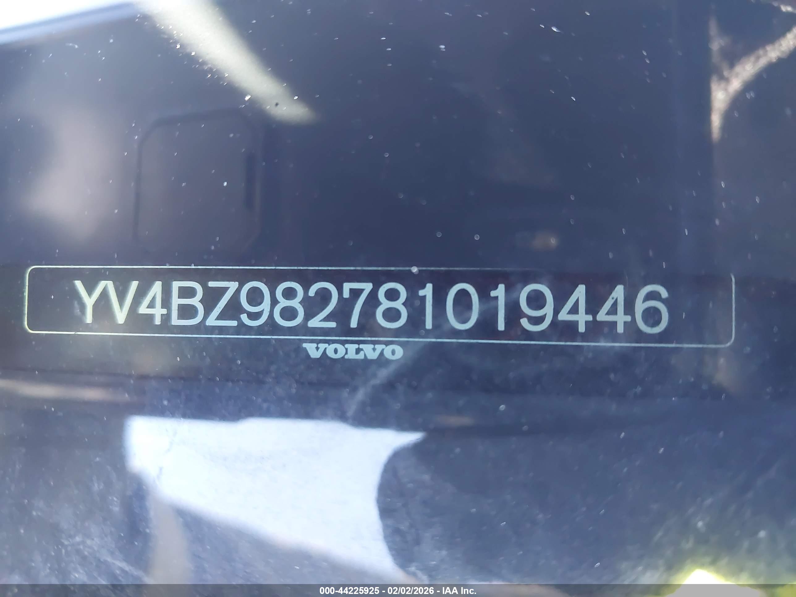 VOLVO XC70 image 9