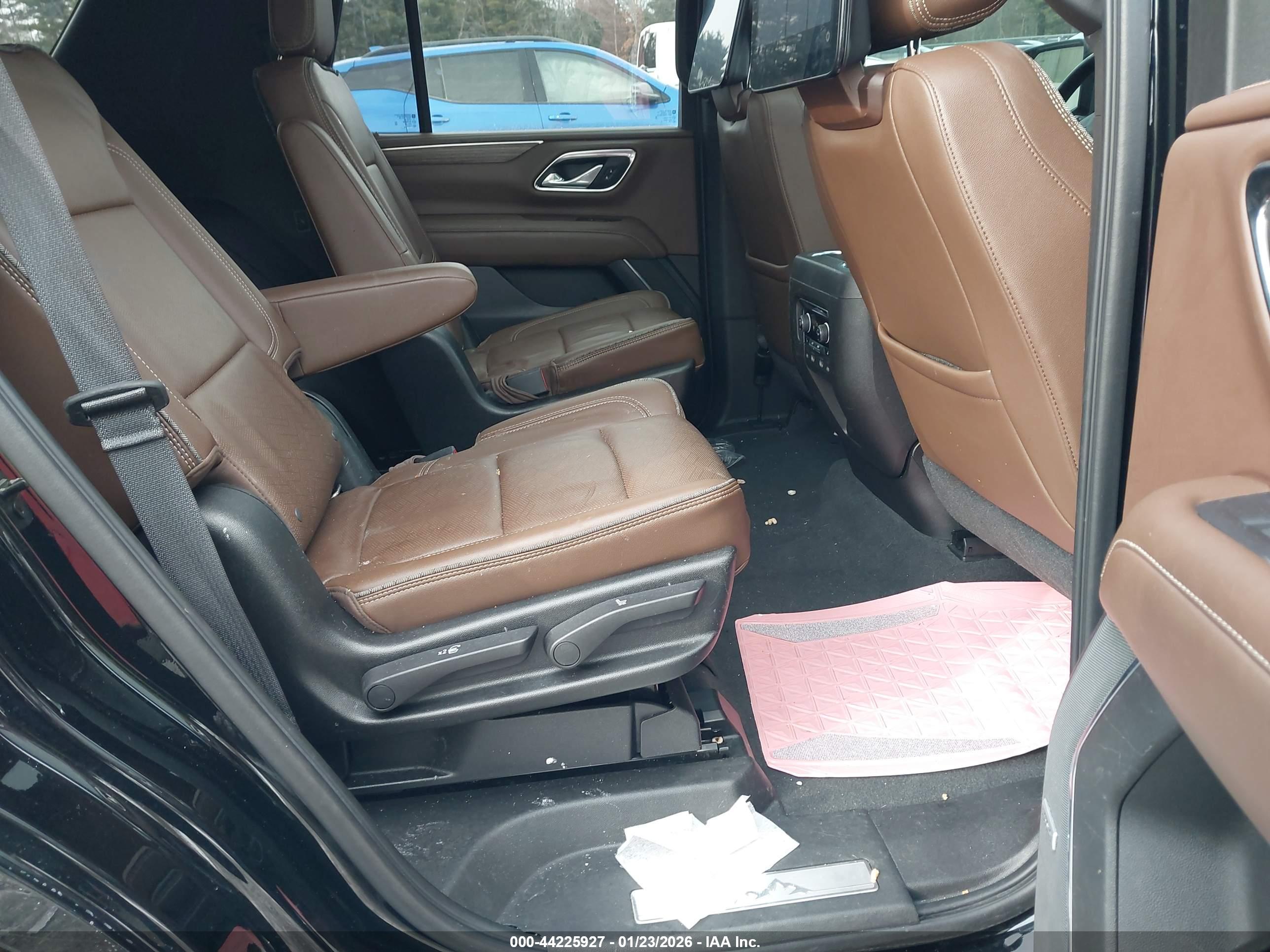 CHEVROLET TAHOE image 8