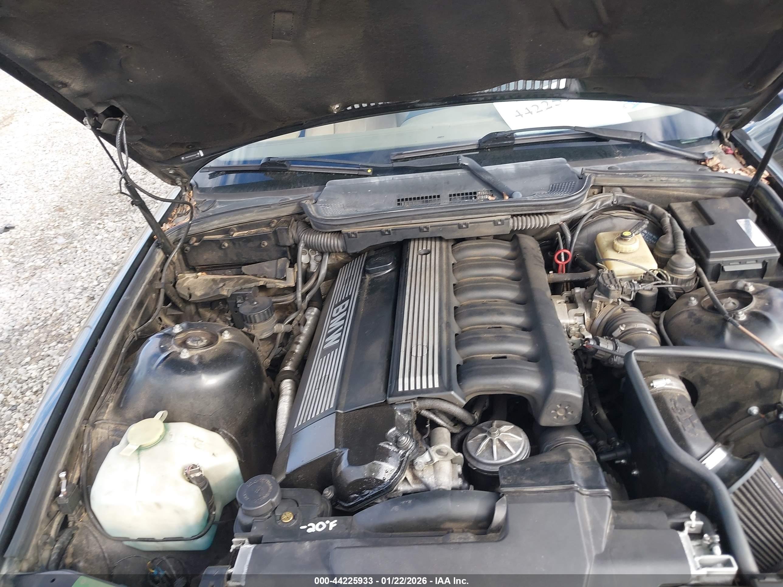 BMW 325 image 10