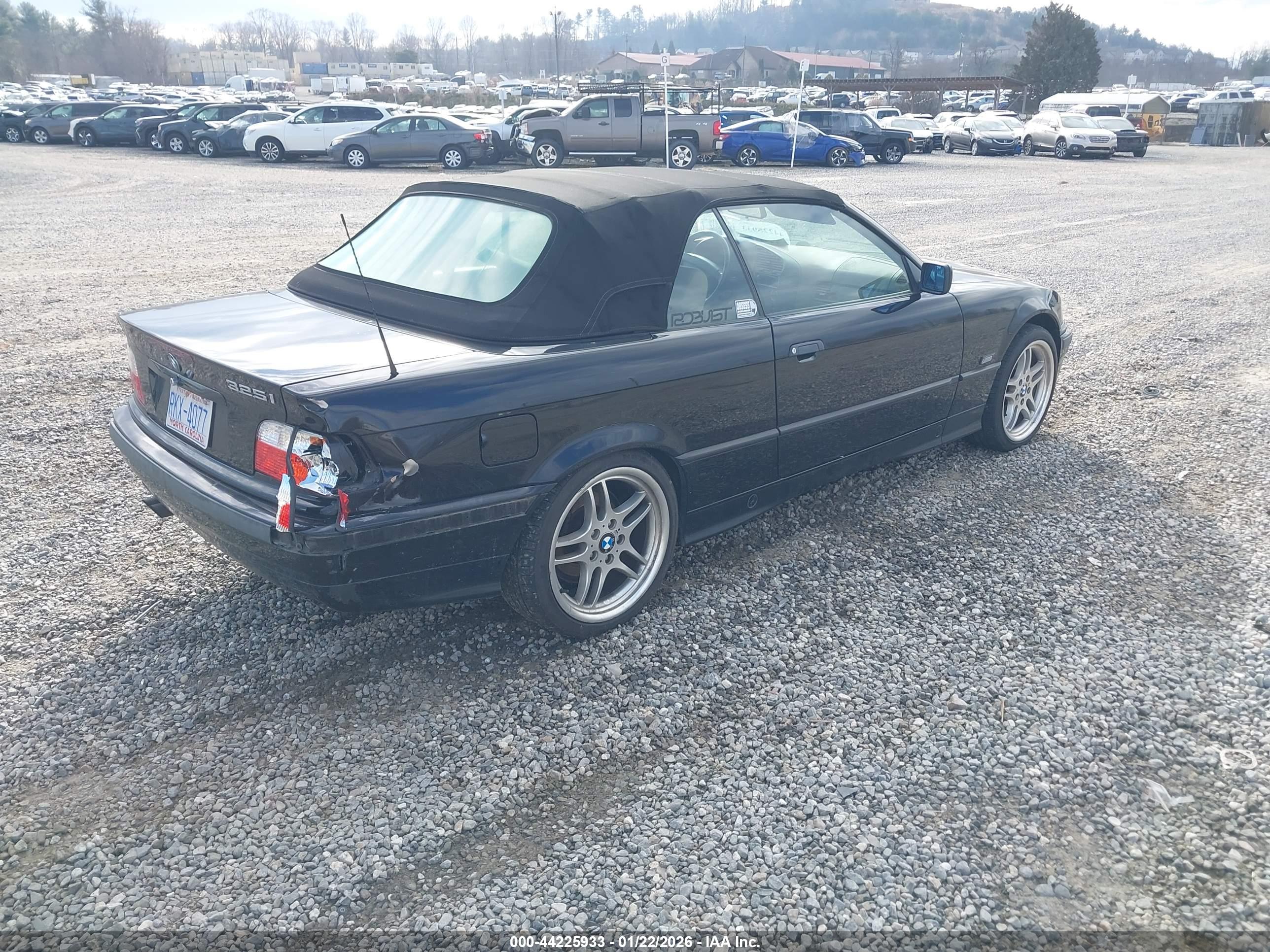 BMW 325 image 4