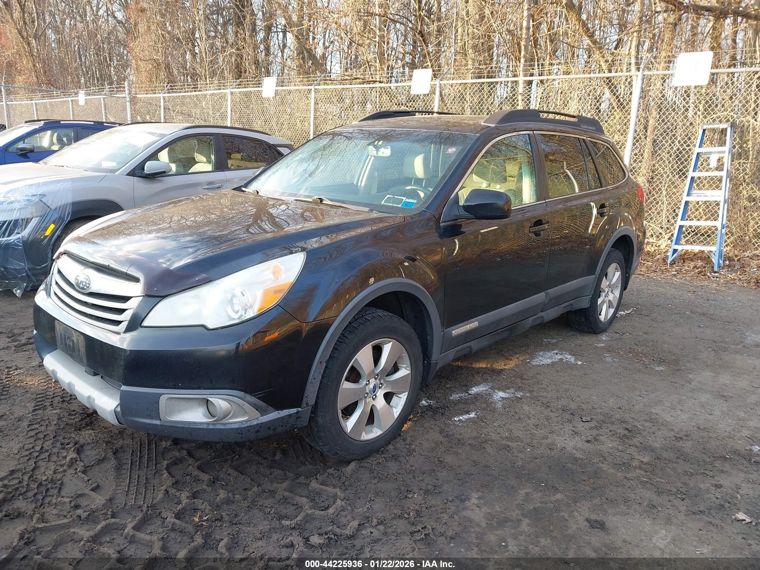 SUBARU OUTBACK image 2