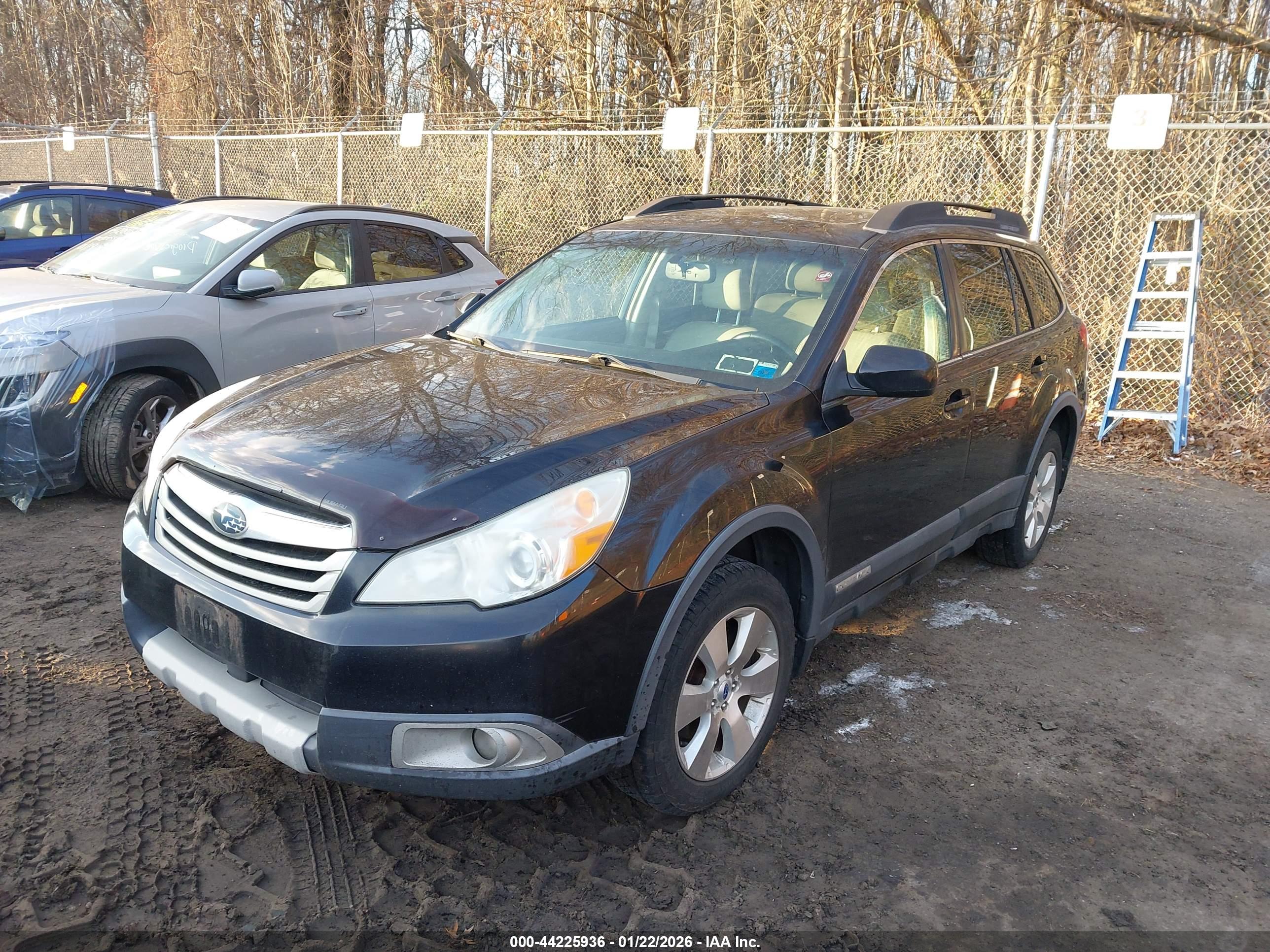 SUBARU OUTBACK image 6
