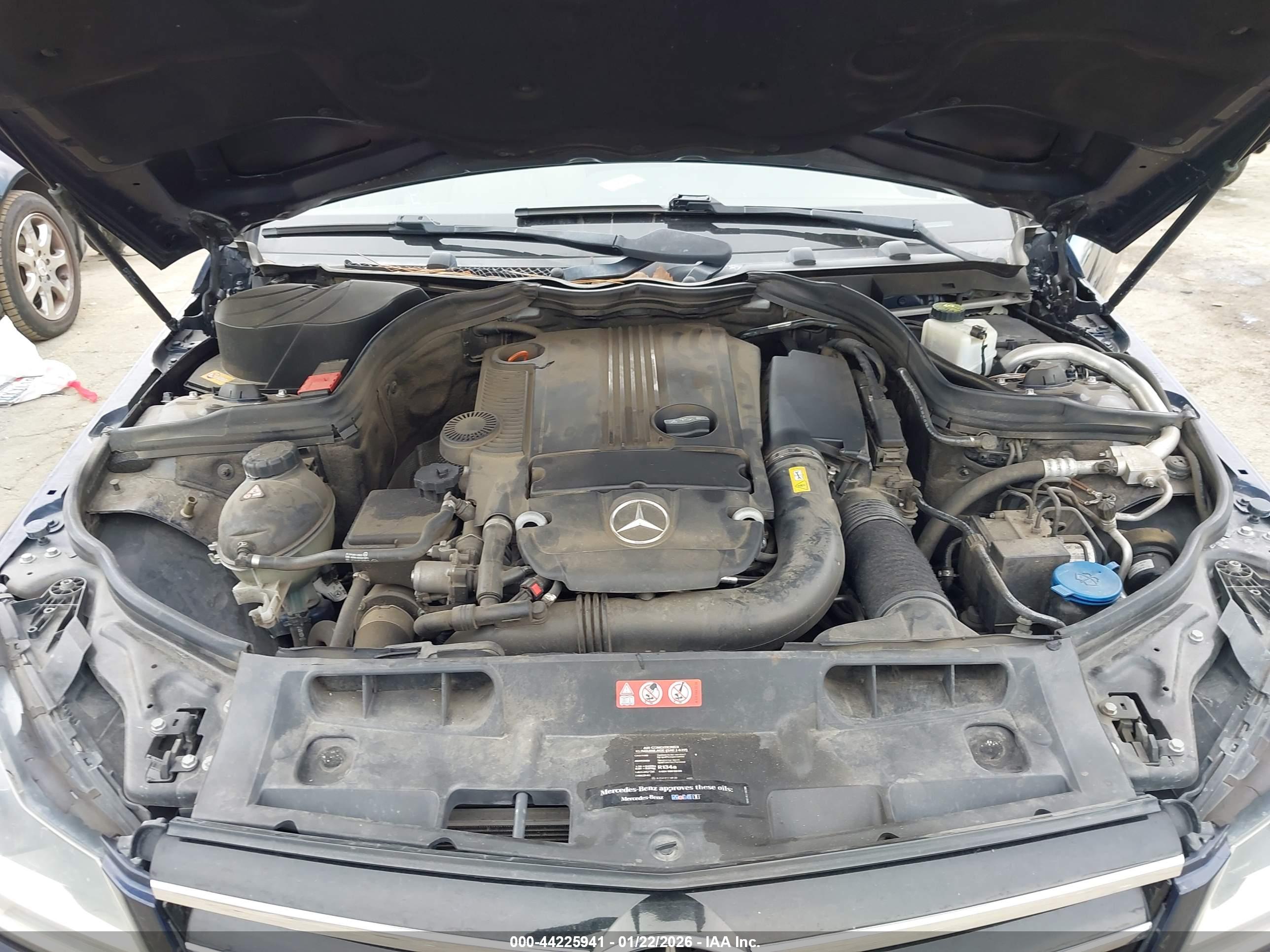 MERCEDES-BENZ C-CLASS image 10