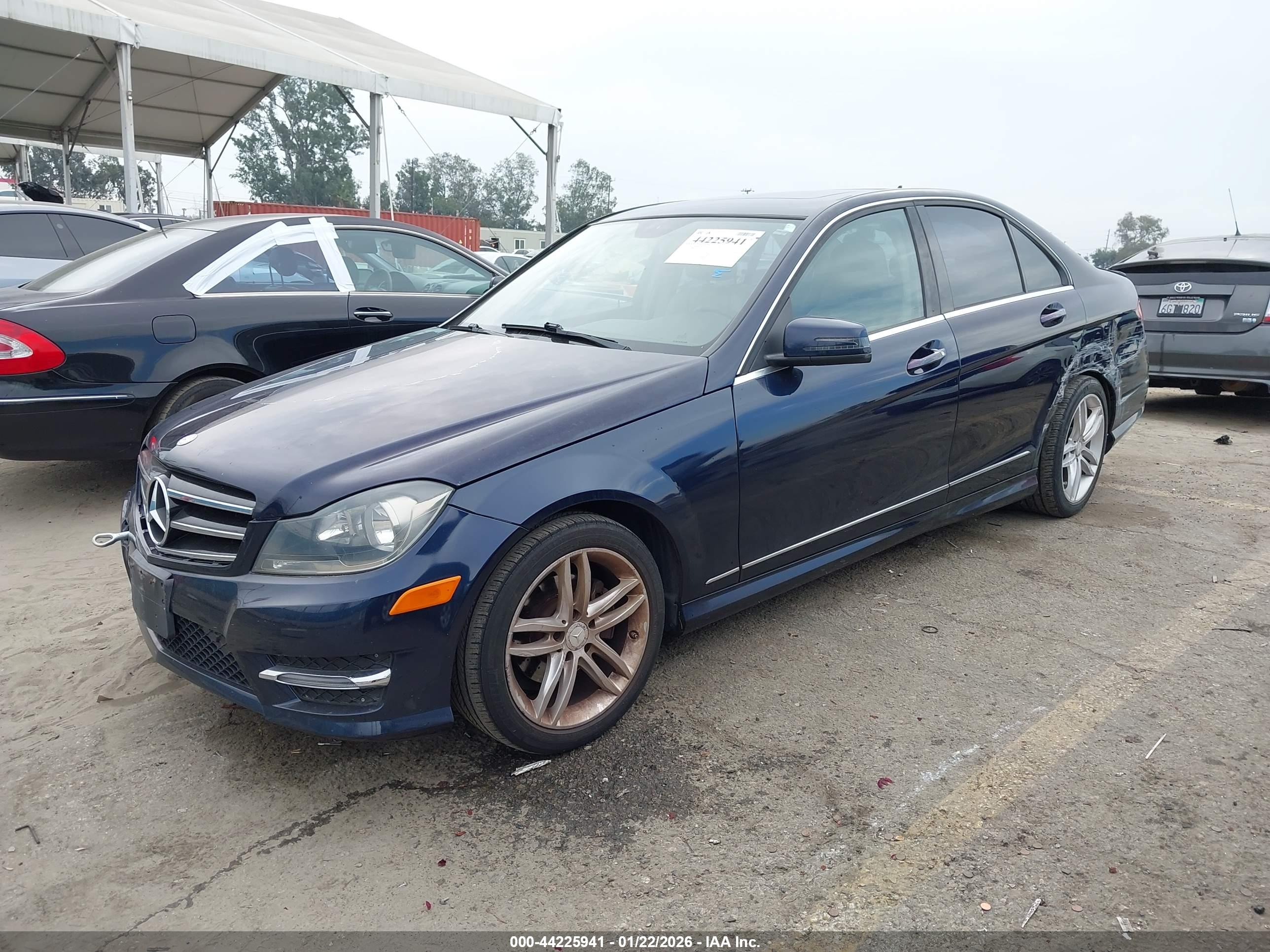 MERCEDES-BENZ C-CLASS image 2