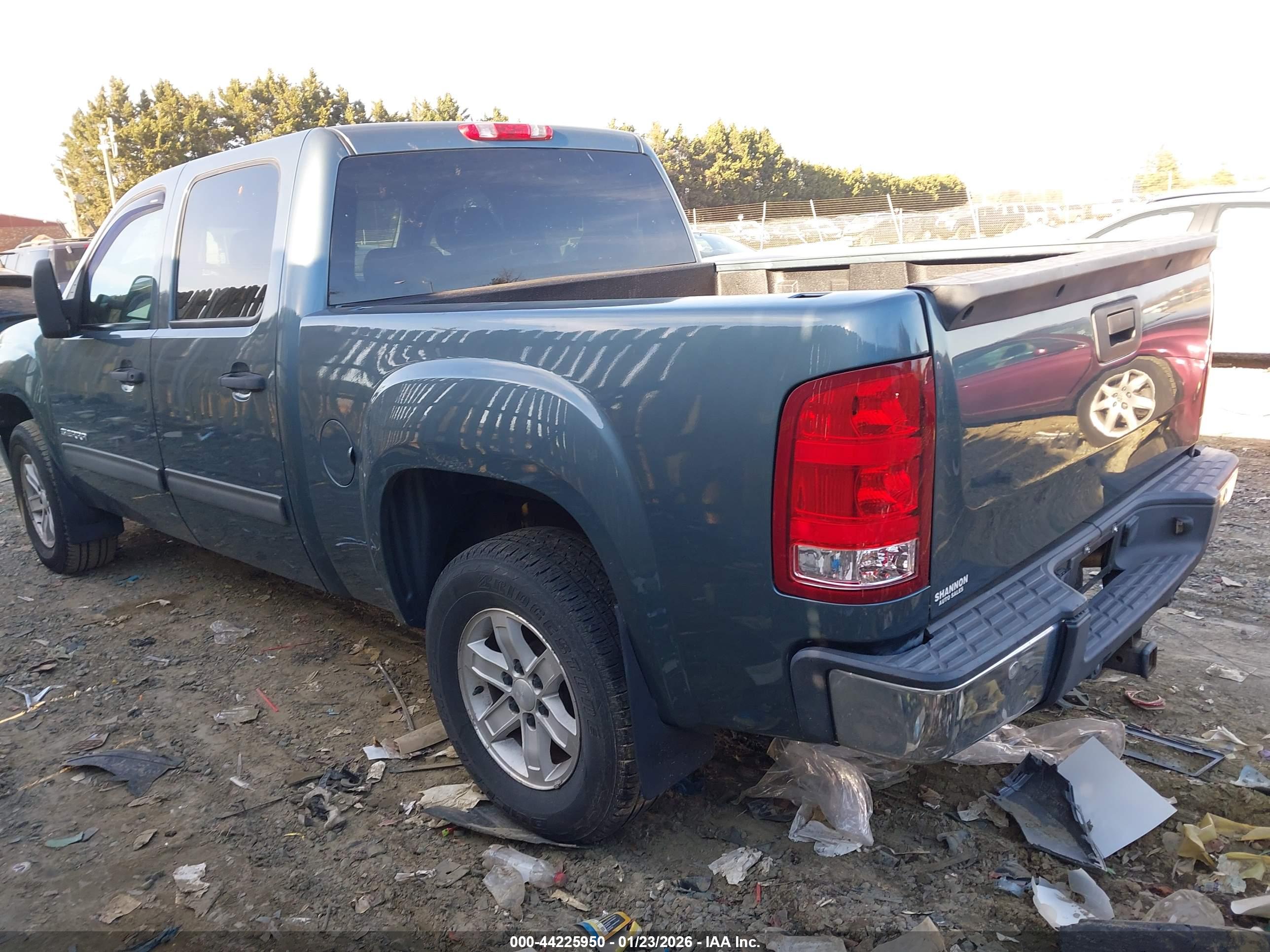 GMC SIERRA image 3