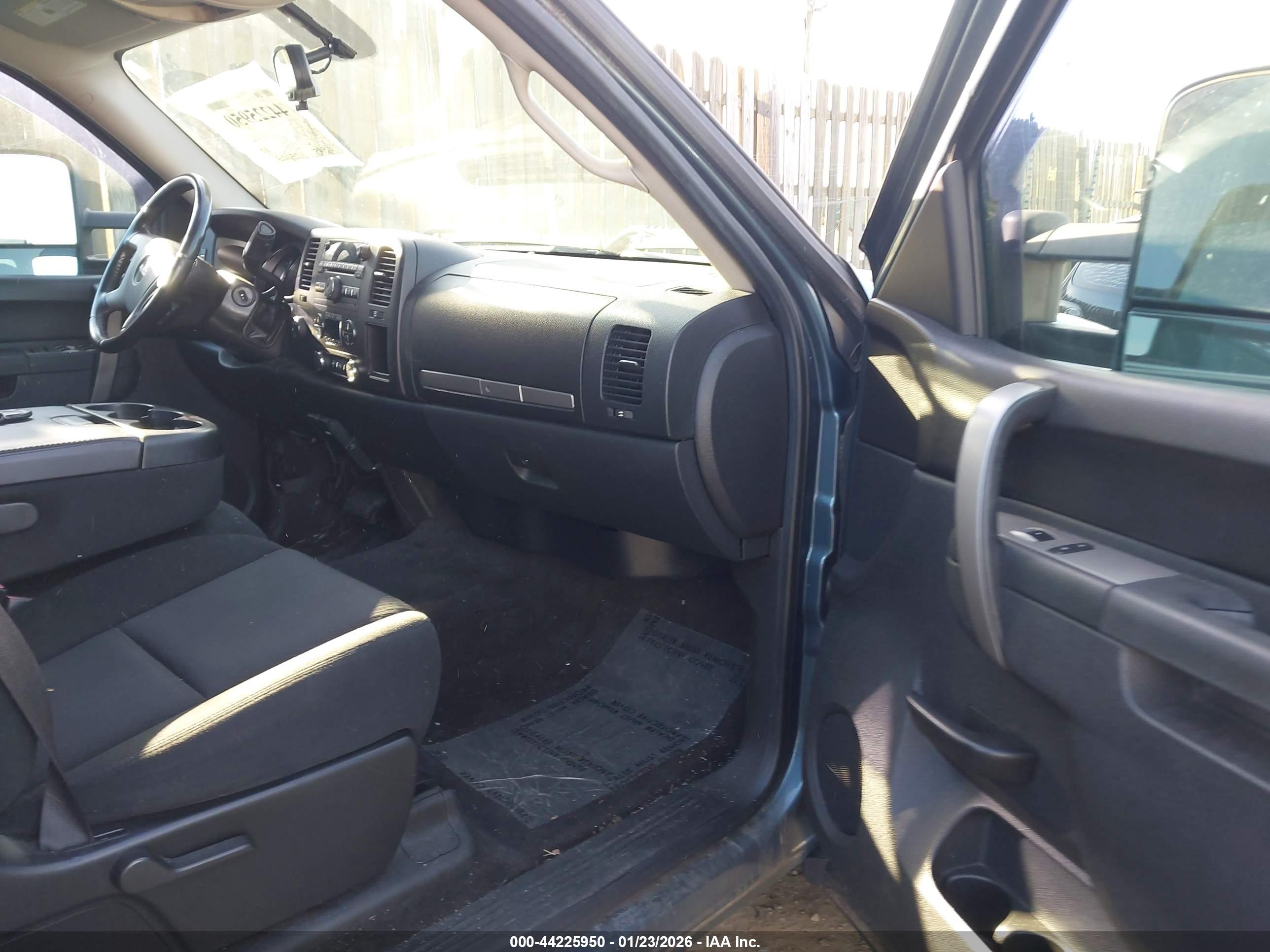 GMC SIERRA image 5