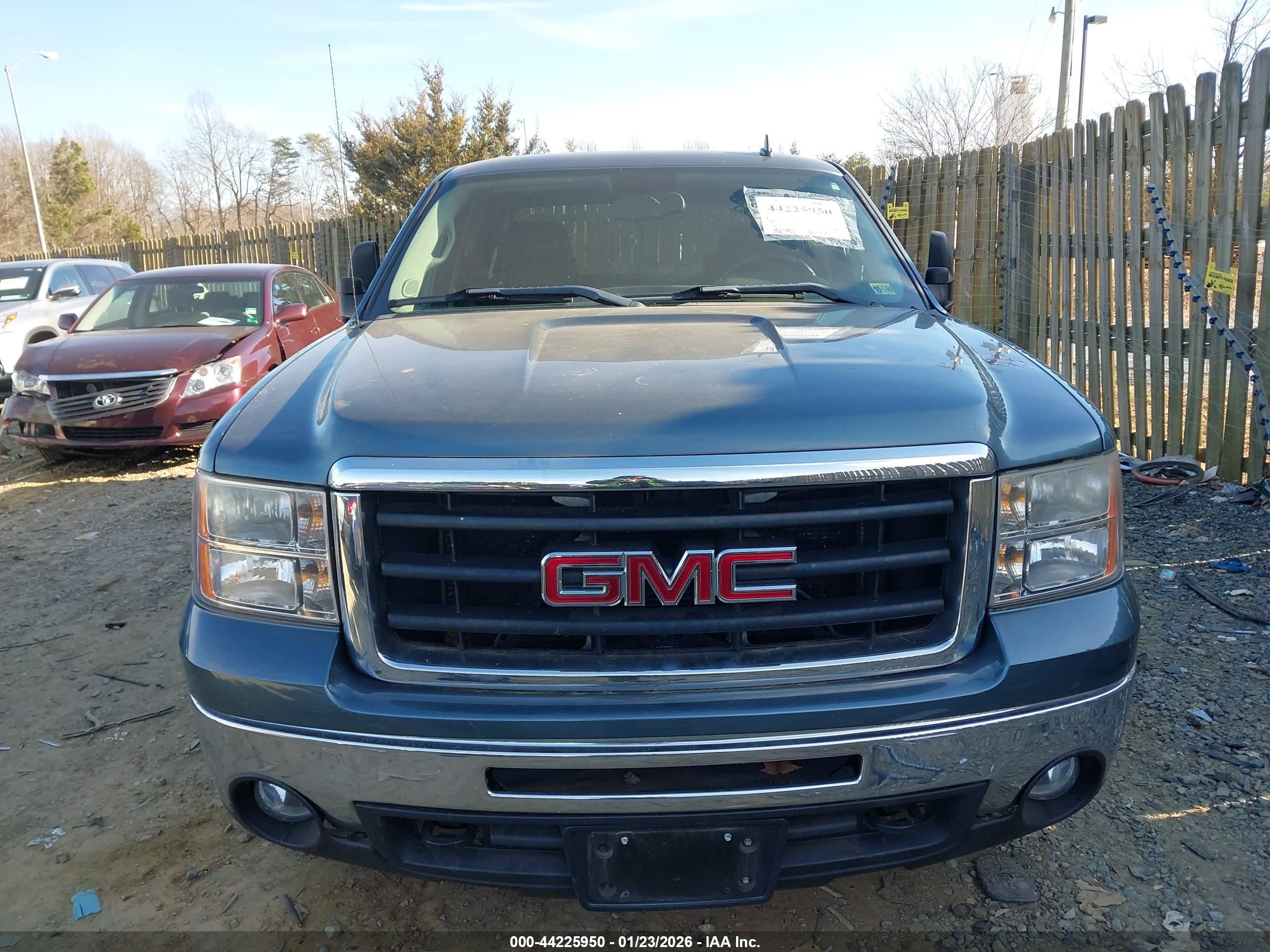 GMC SIERRA image 6