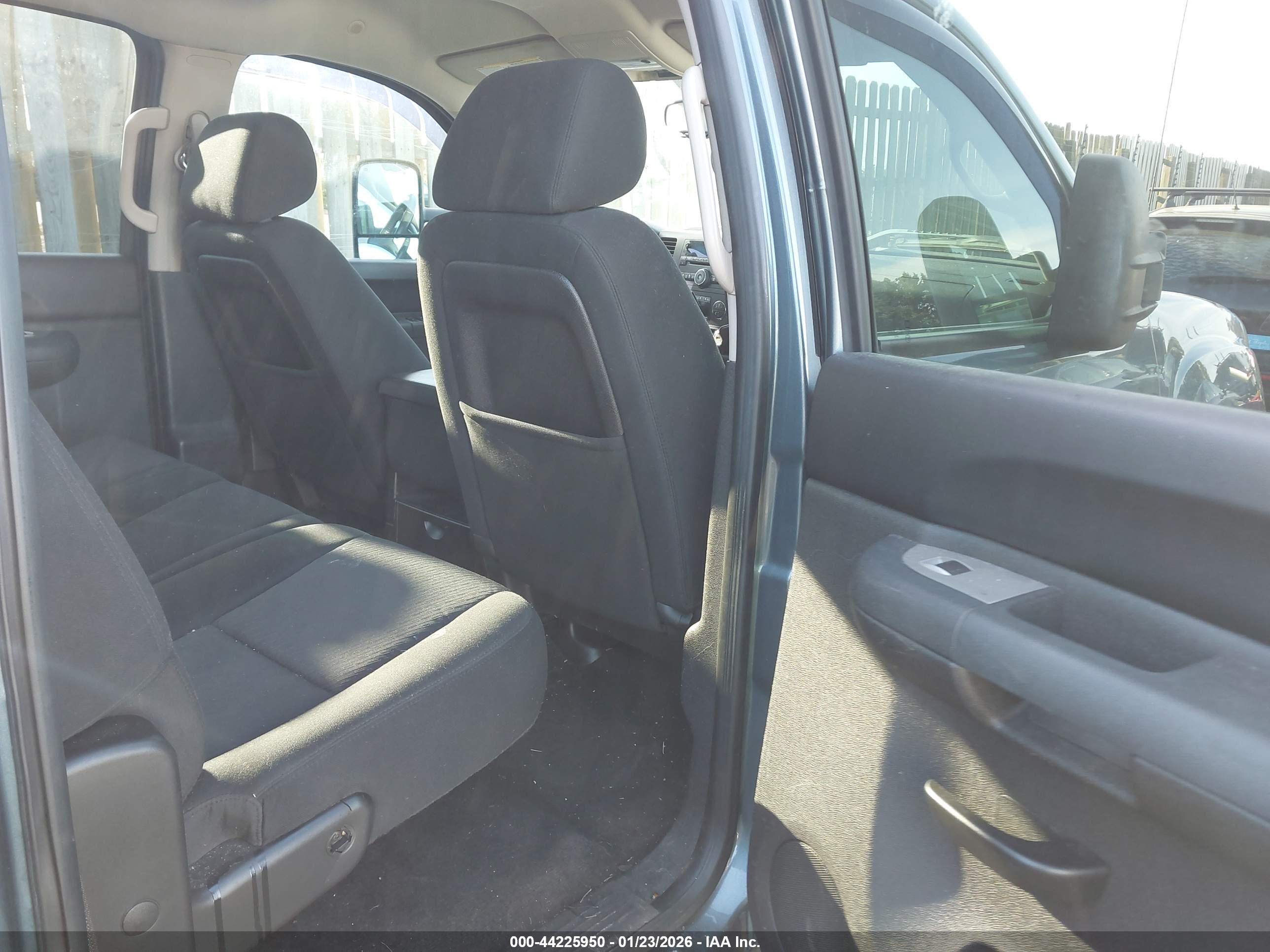GMC SIERRA image 8