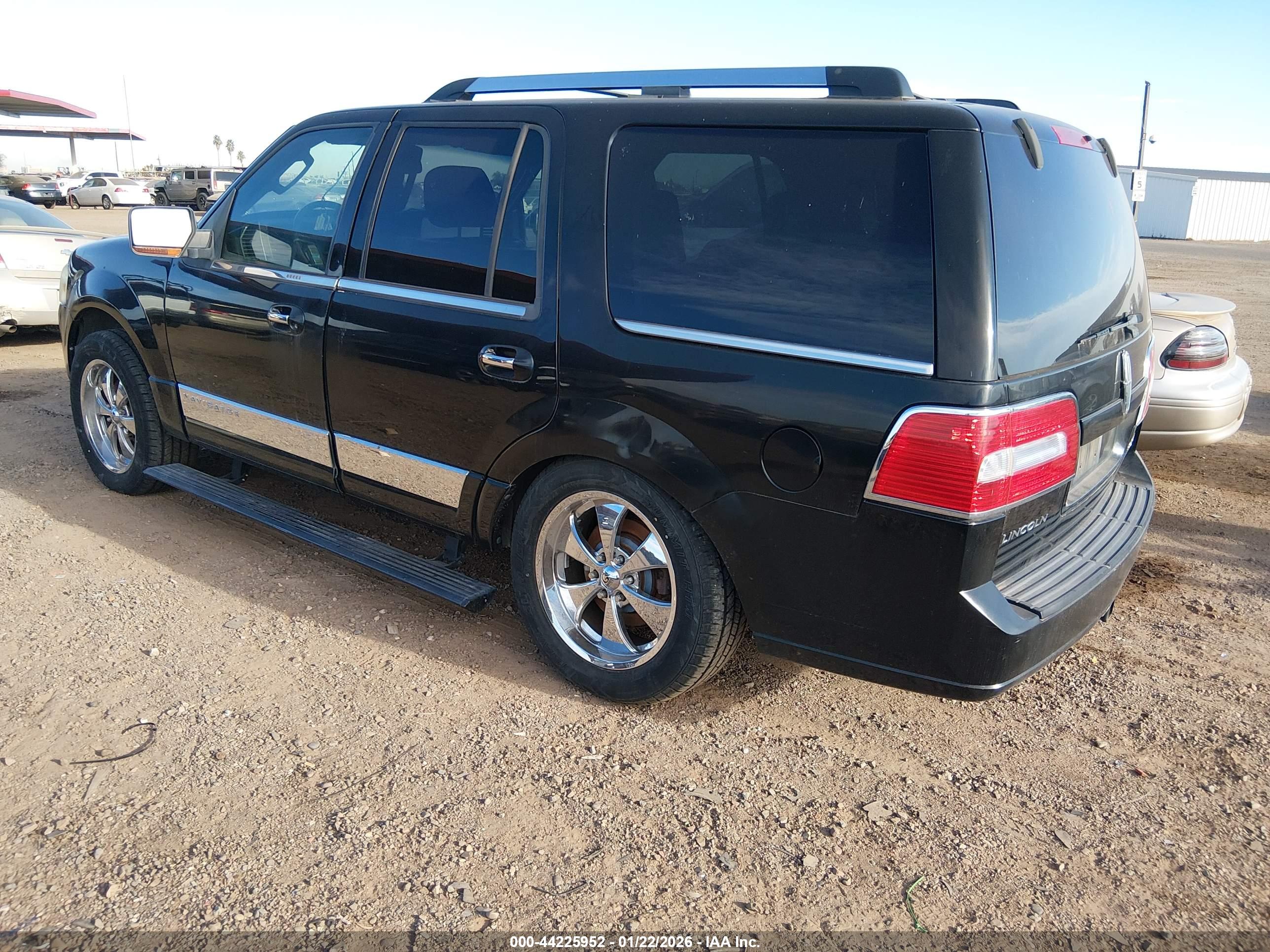 LINCOLN NAVIGATOR image 3