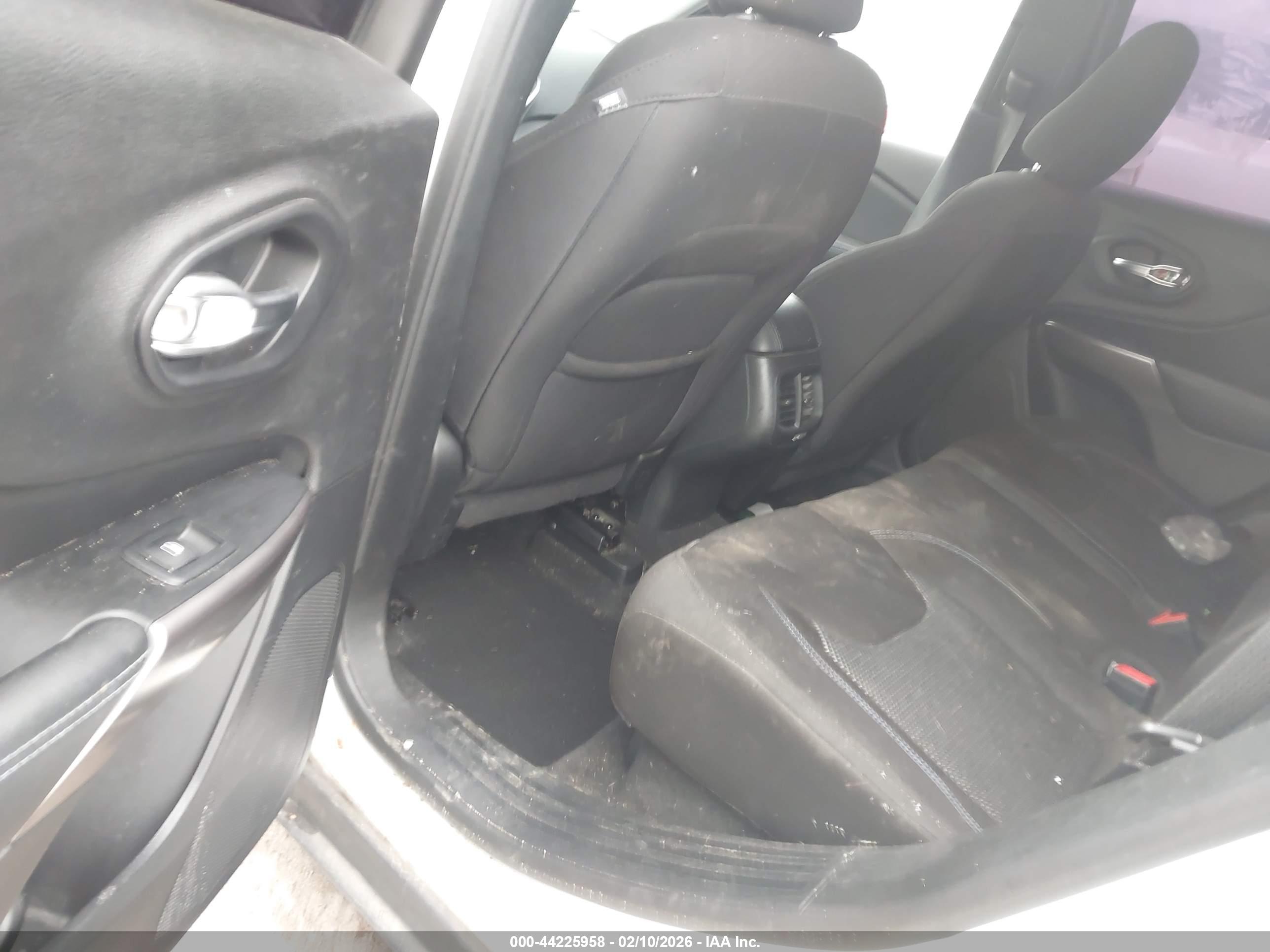 JEEP CHEROKEE image 5