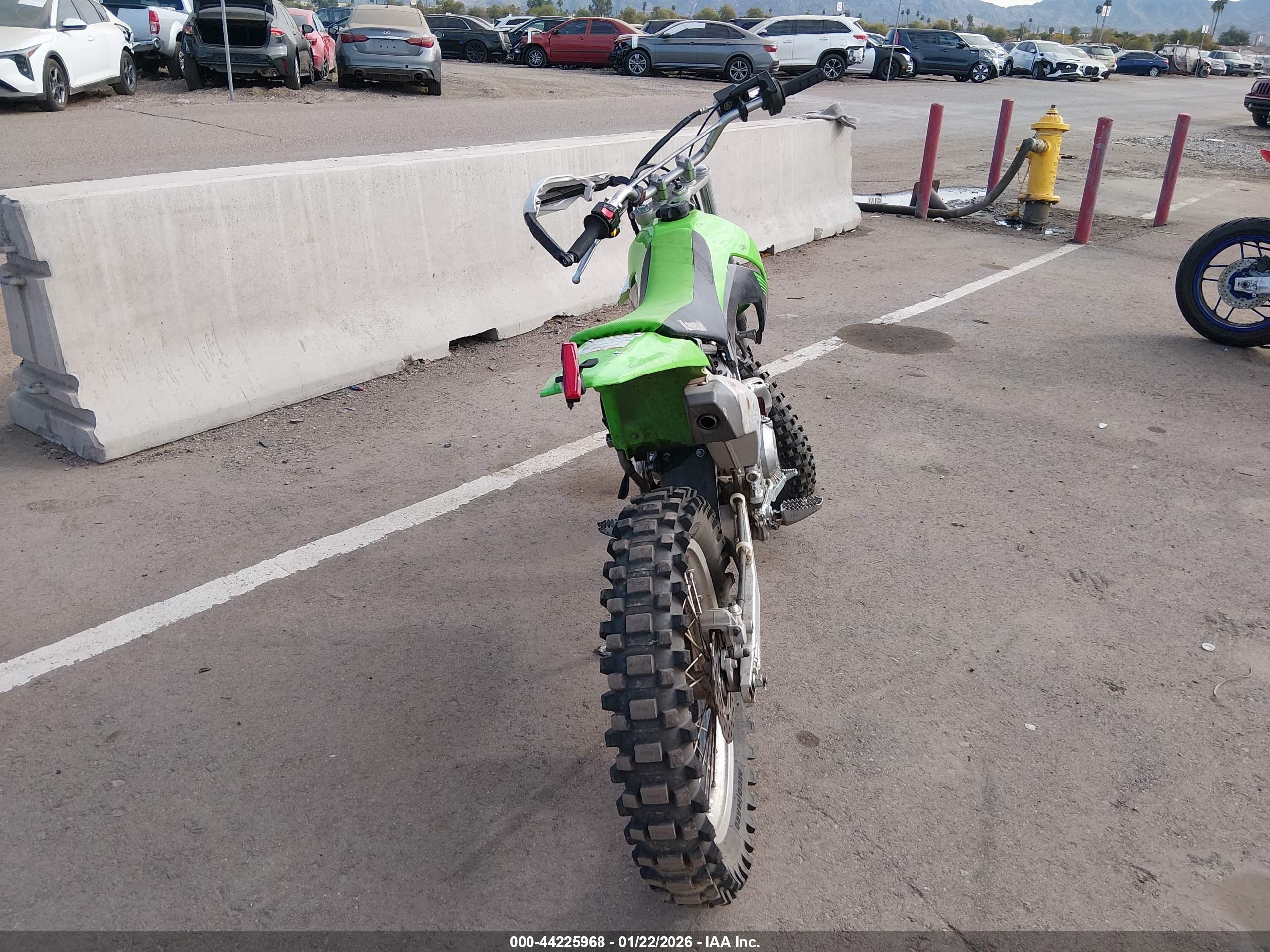 KAWASAKI KLX140 image 6