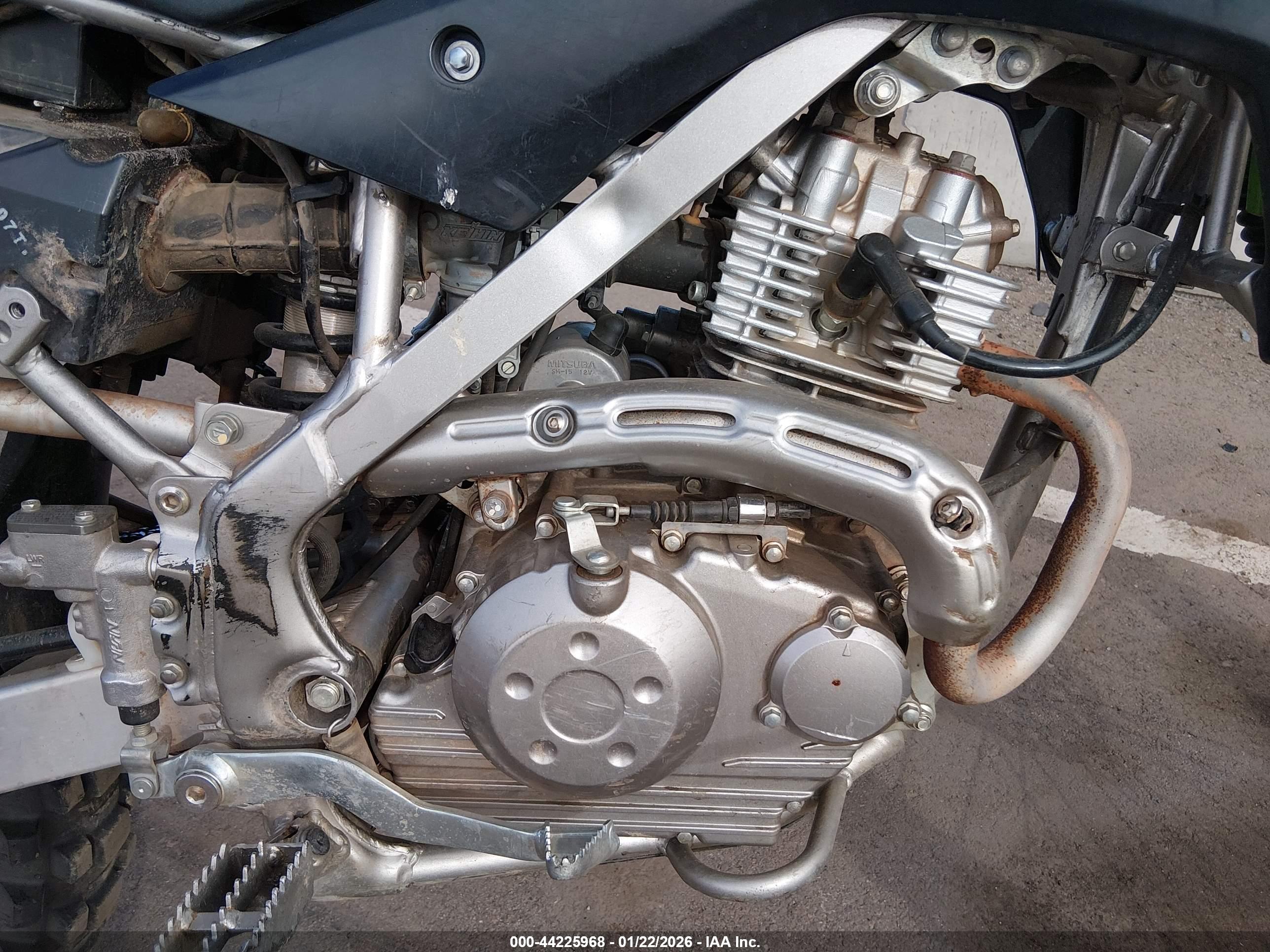 KAWASAKI KLX140 image 8