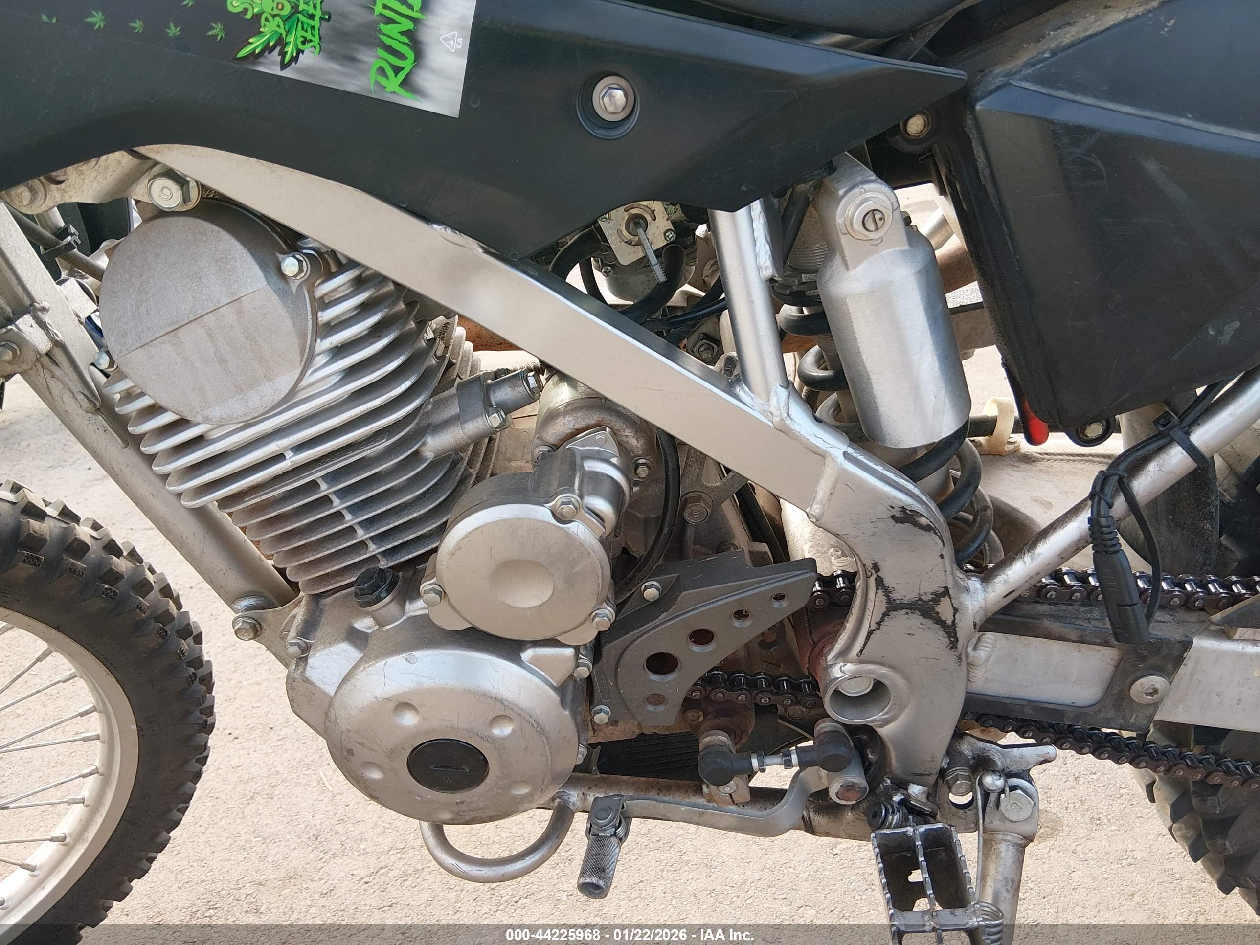 KAWASAKI KLX140 image 9