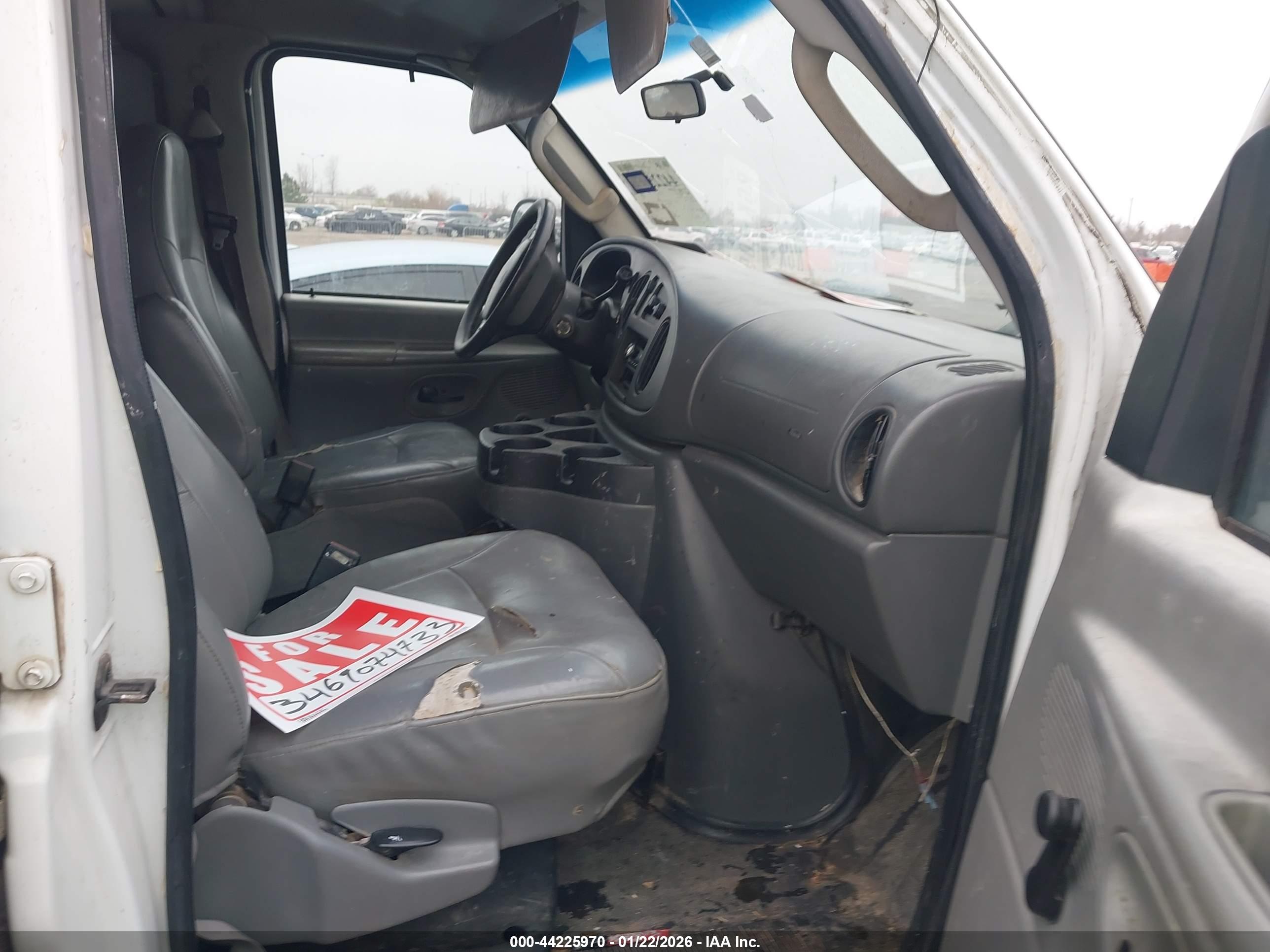 FORD E-250 image 5