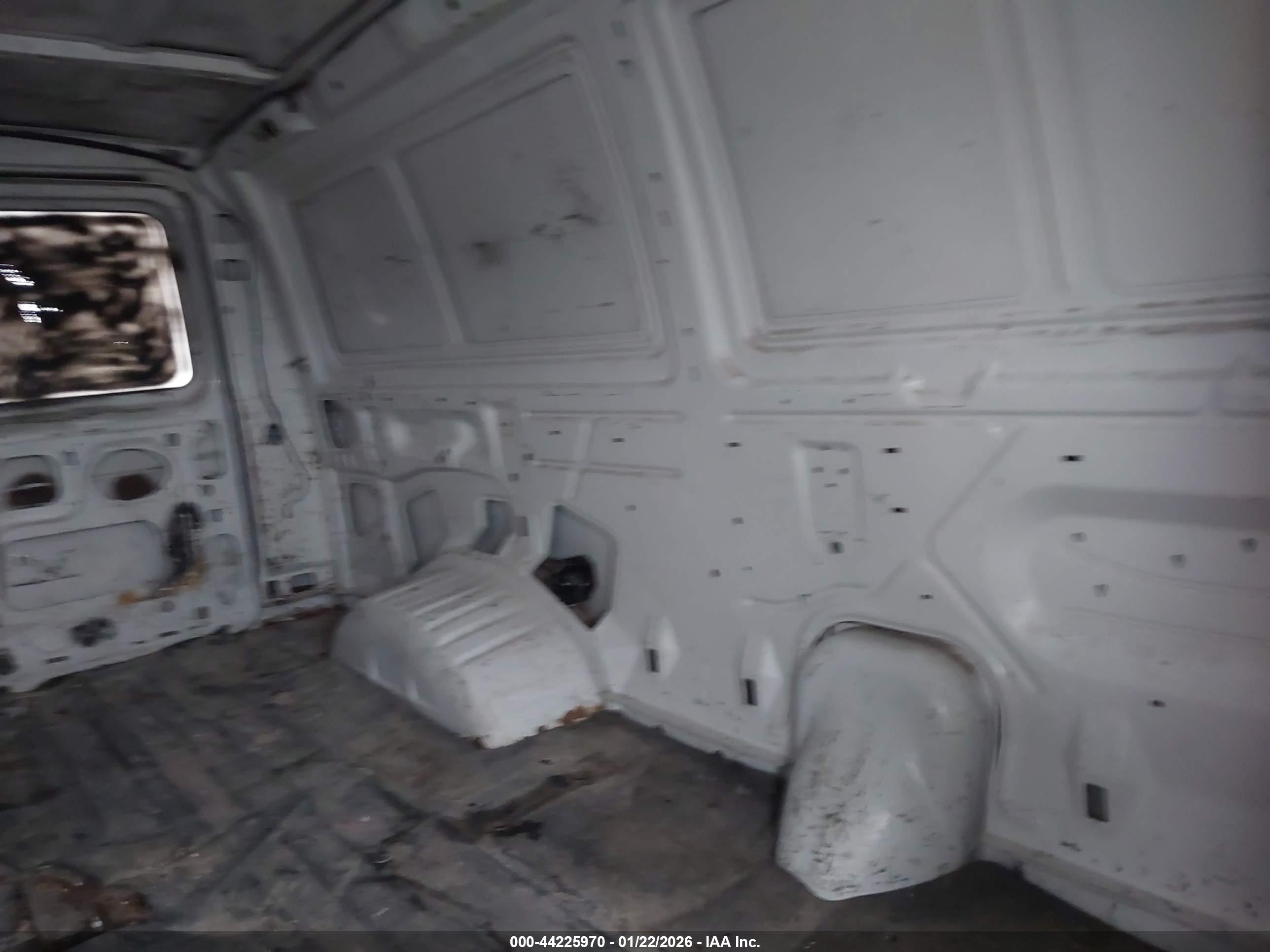 FORD E-250 image 8