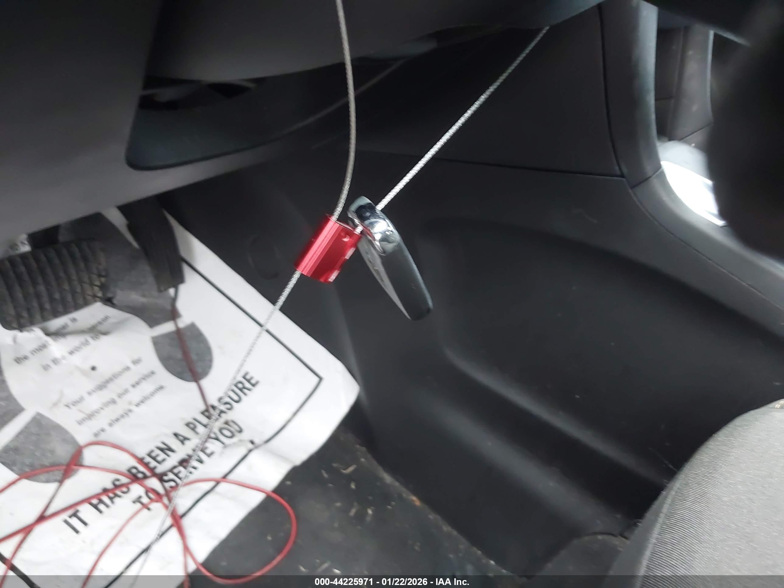 CHEVROLET EQUINOX image 11