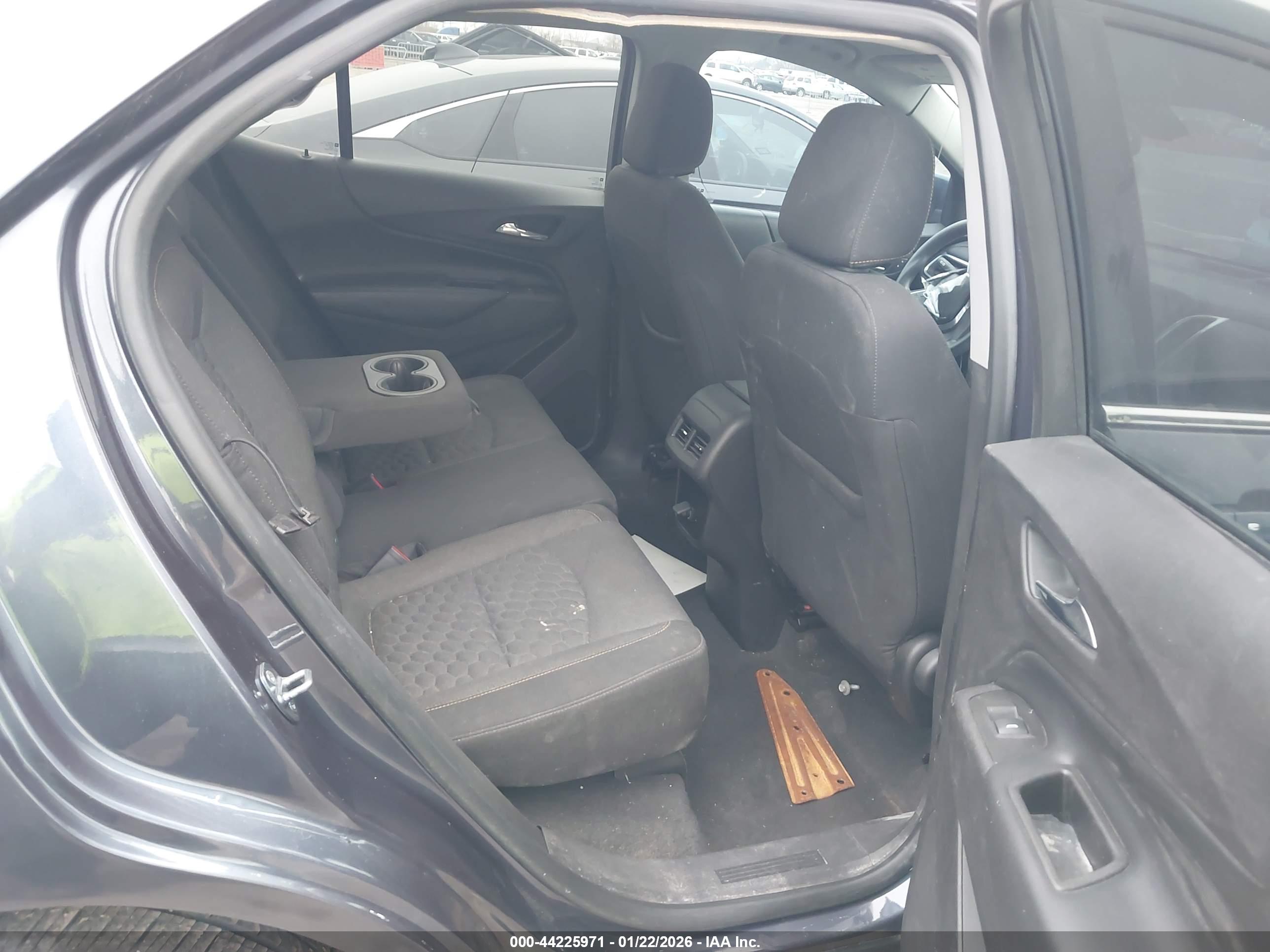 CHEVROLET EQUINOX image 8