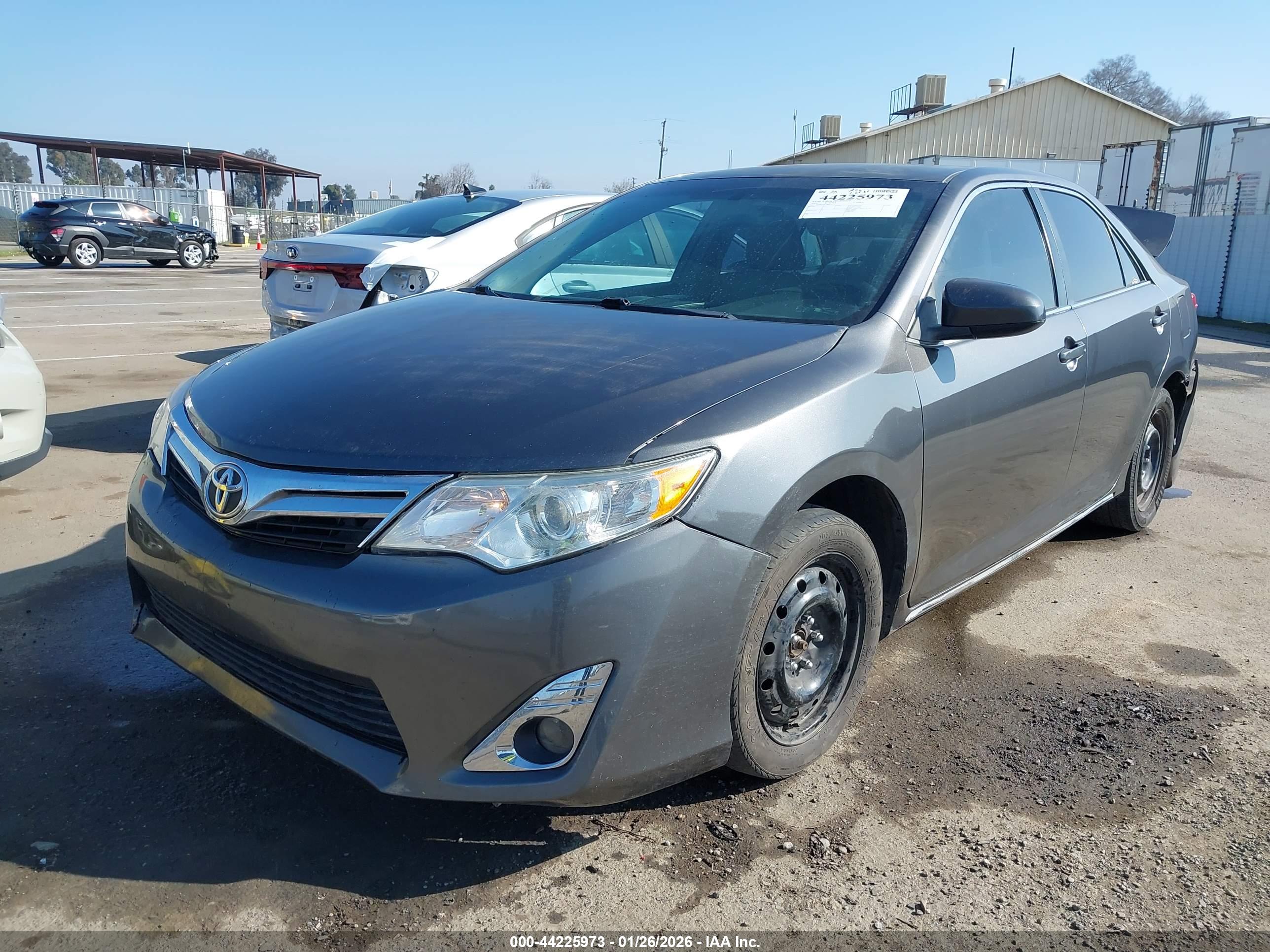 TOYOTA CAMRY image 2