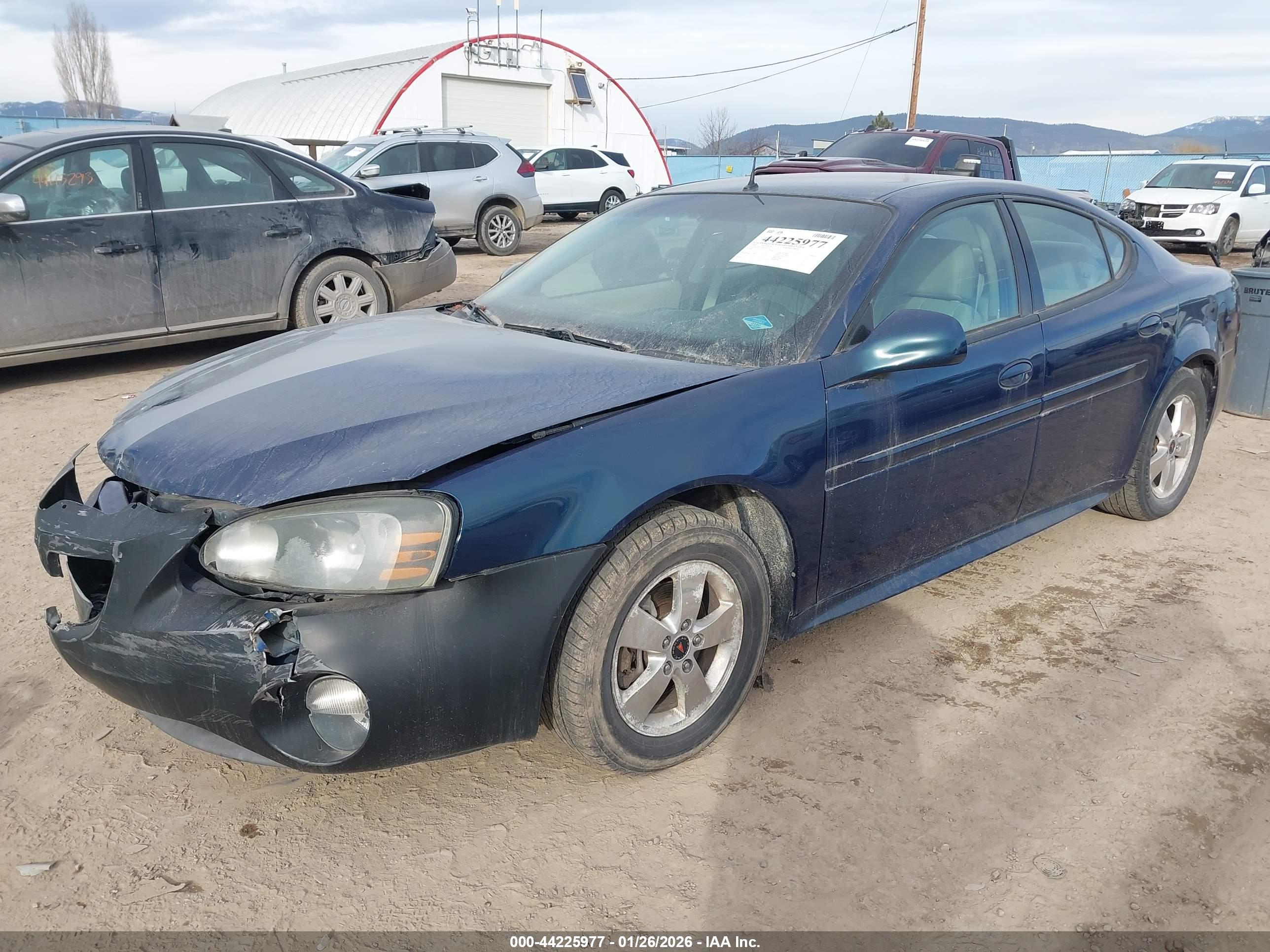 PONTIAC GRAND image 2