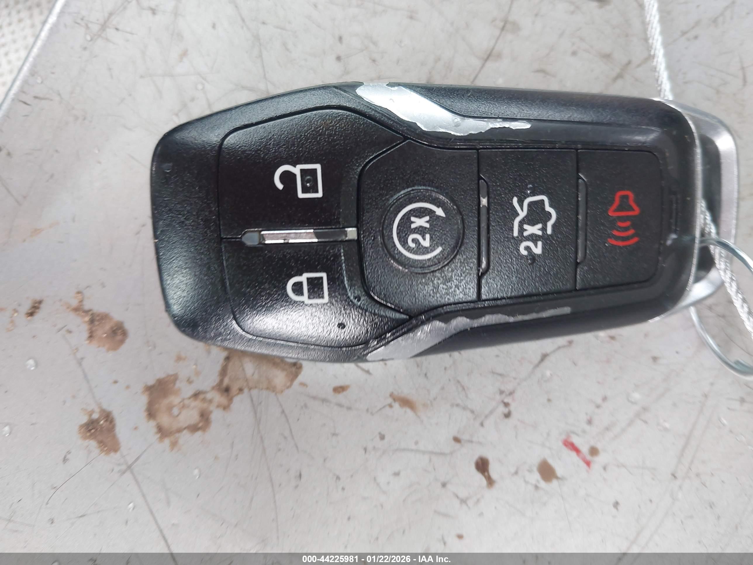 FORD FUSION image 11