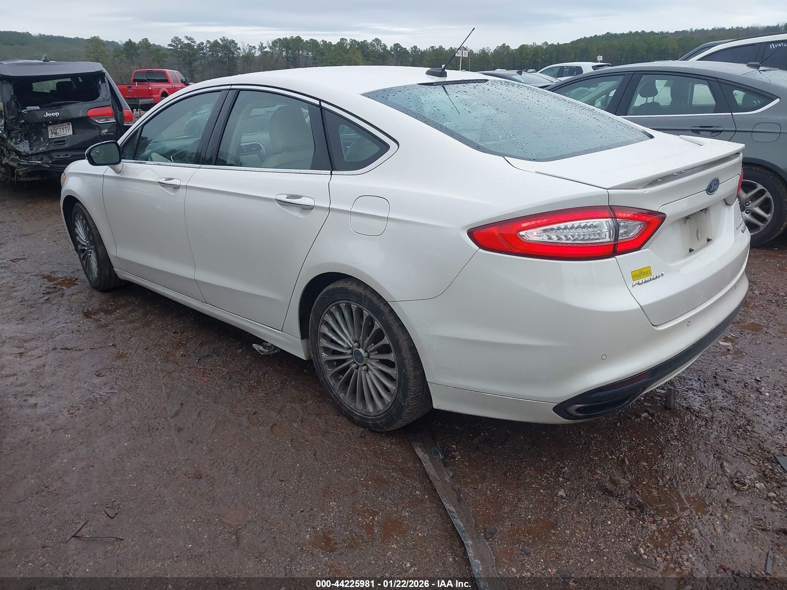 FORD FUSION image 3