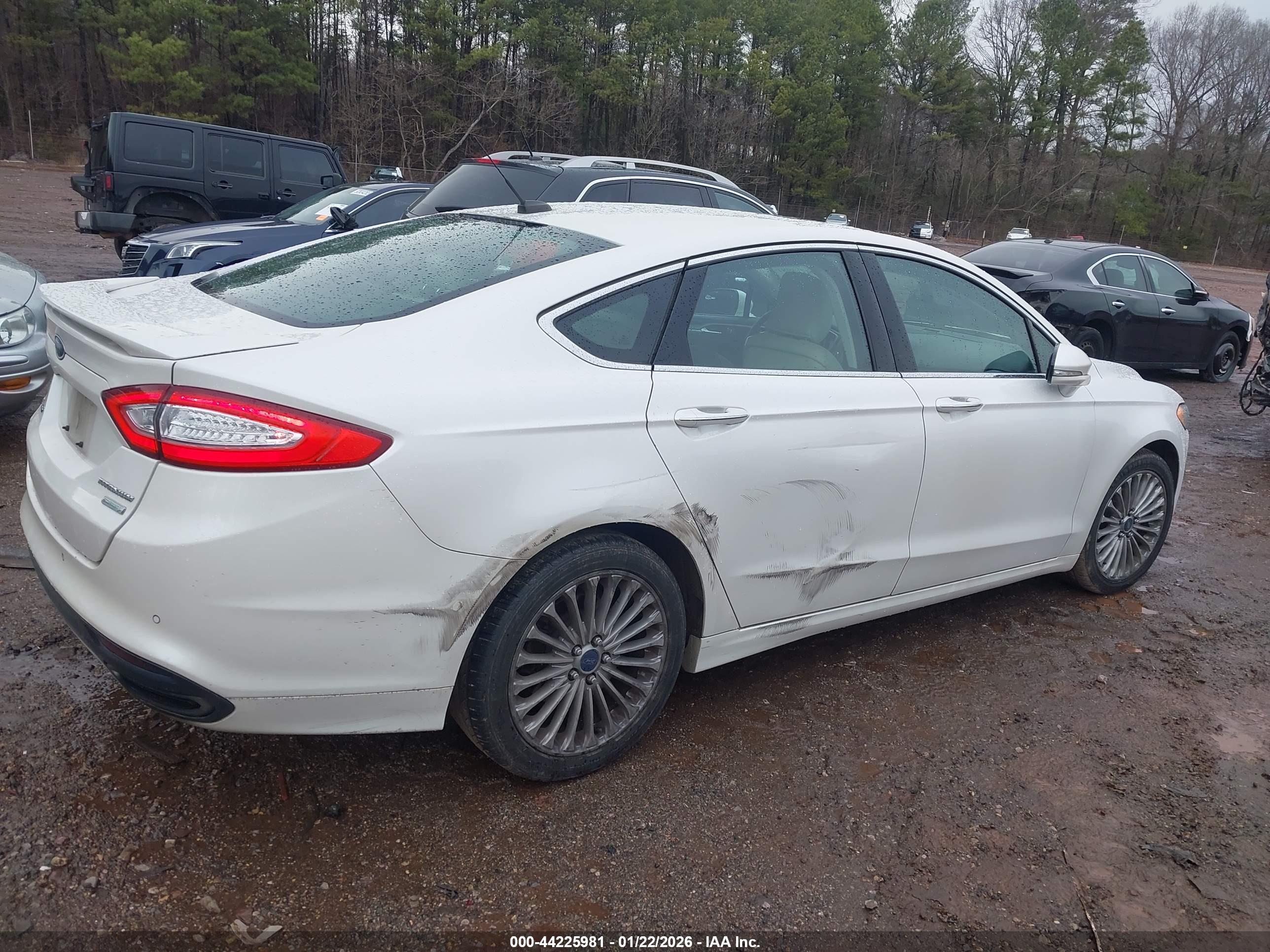 FORD FUSION image 6