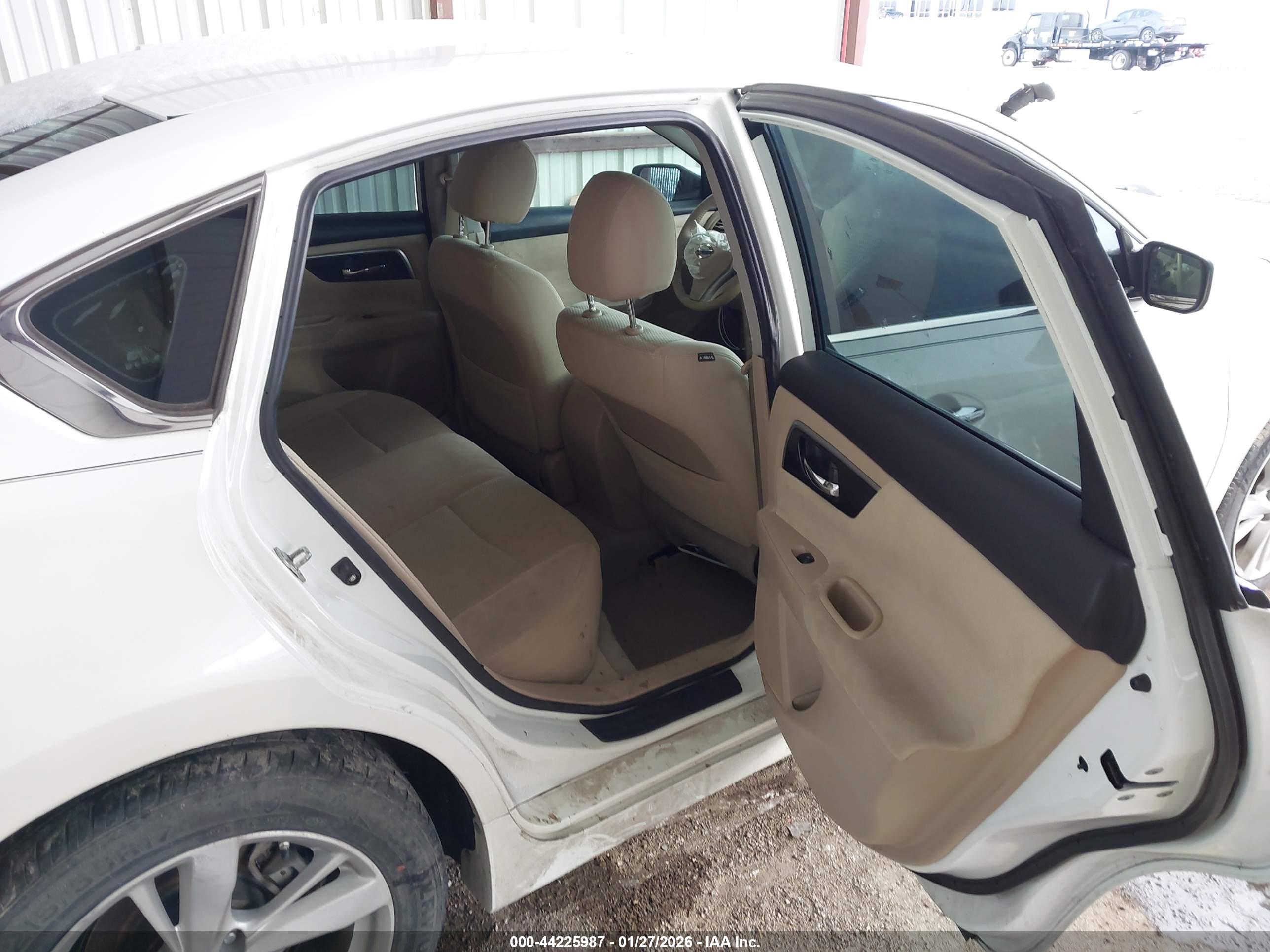 NISSAN ALTIMA image 8