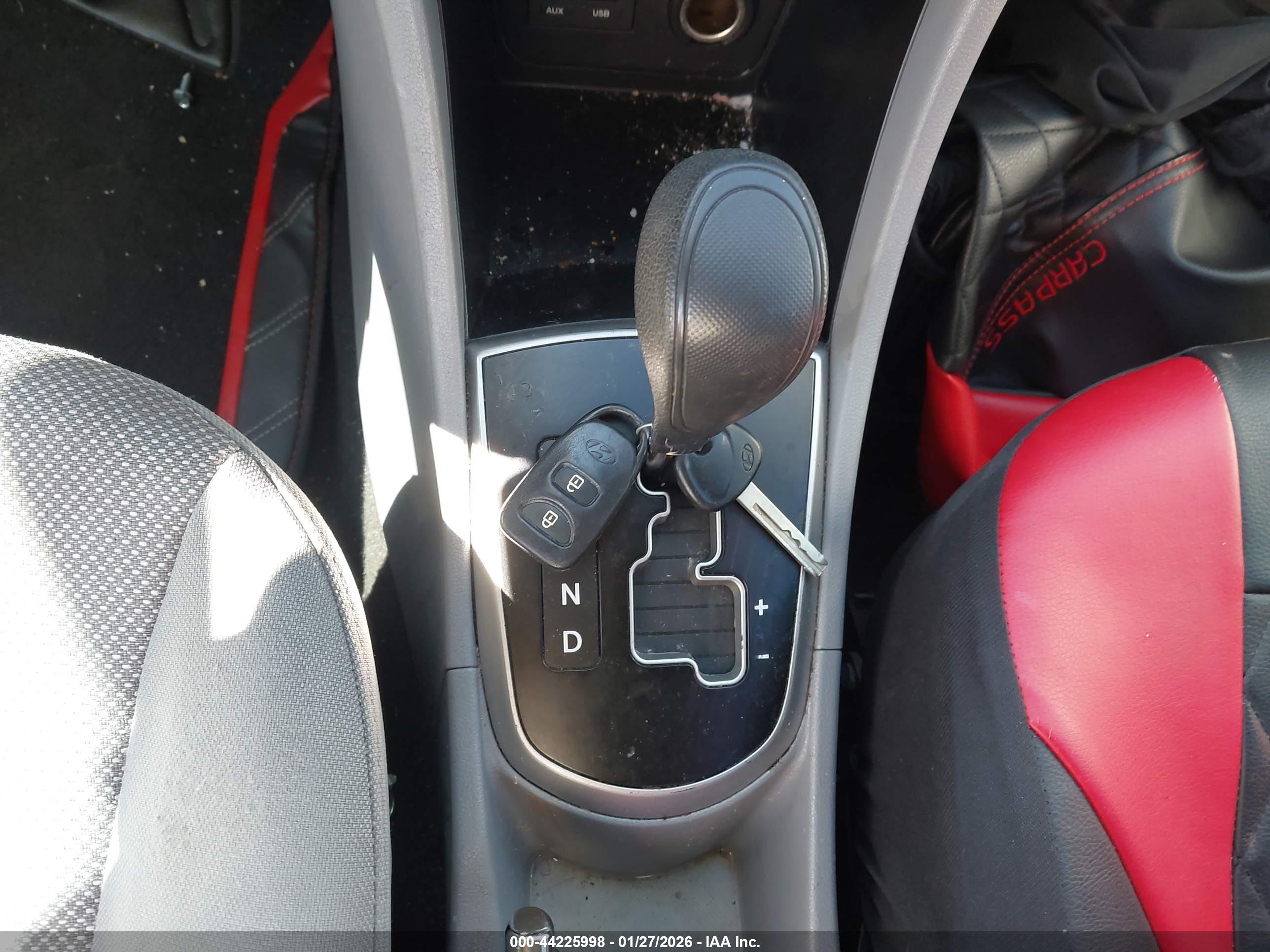 HYUNDAI ACCENT image 11
