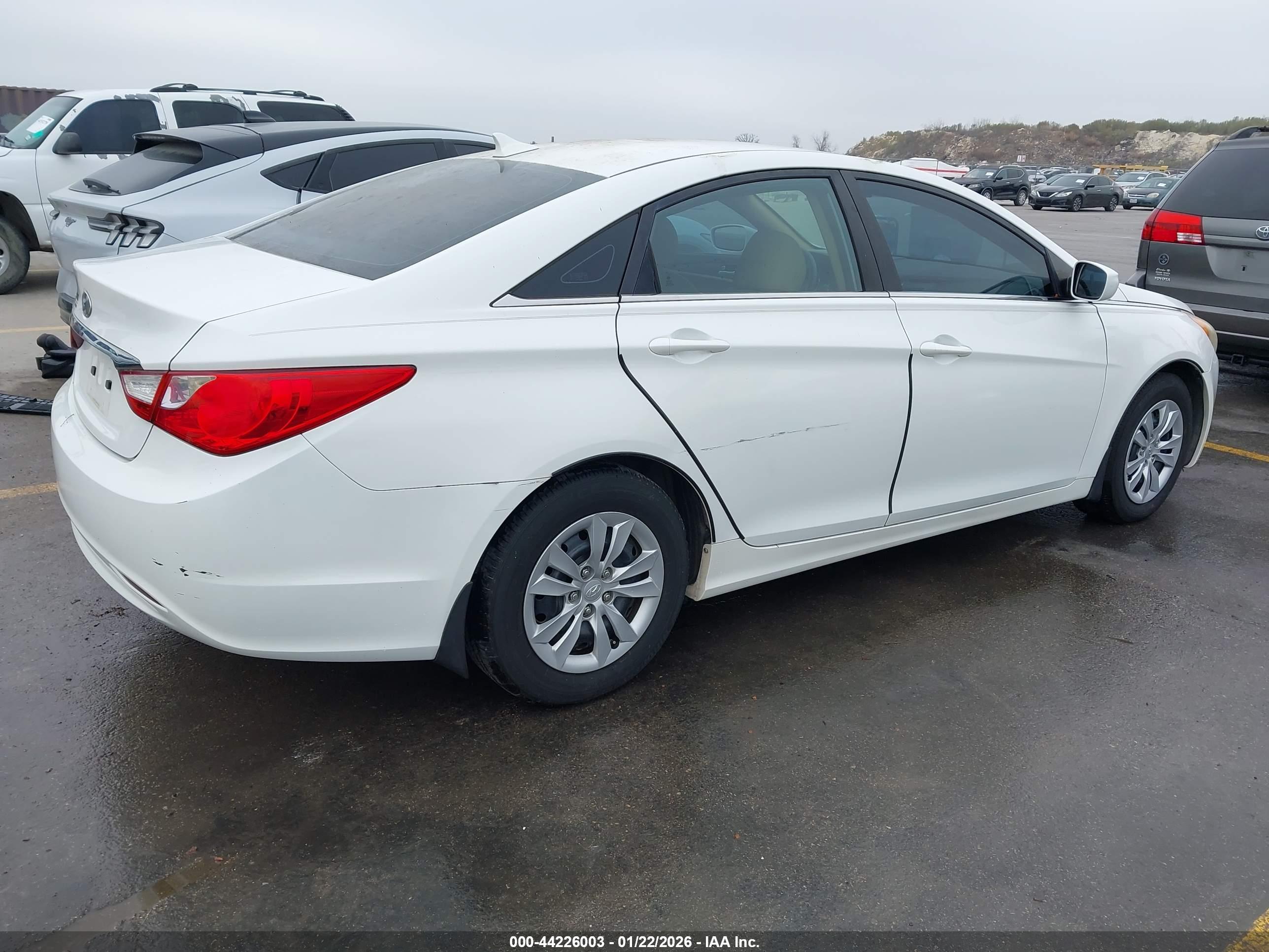 HYUNDAI SONATA image 4