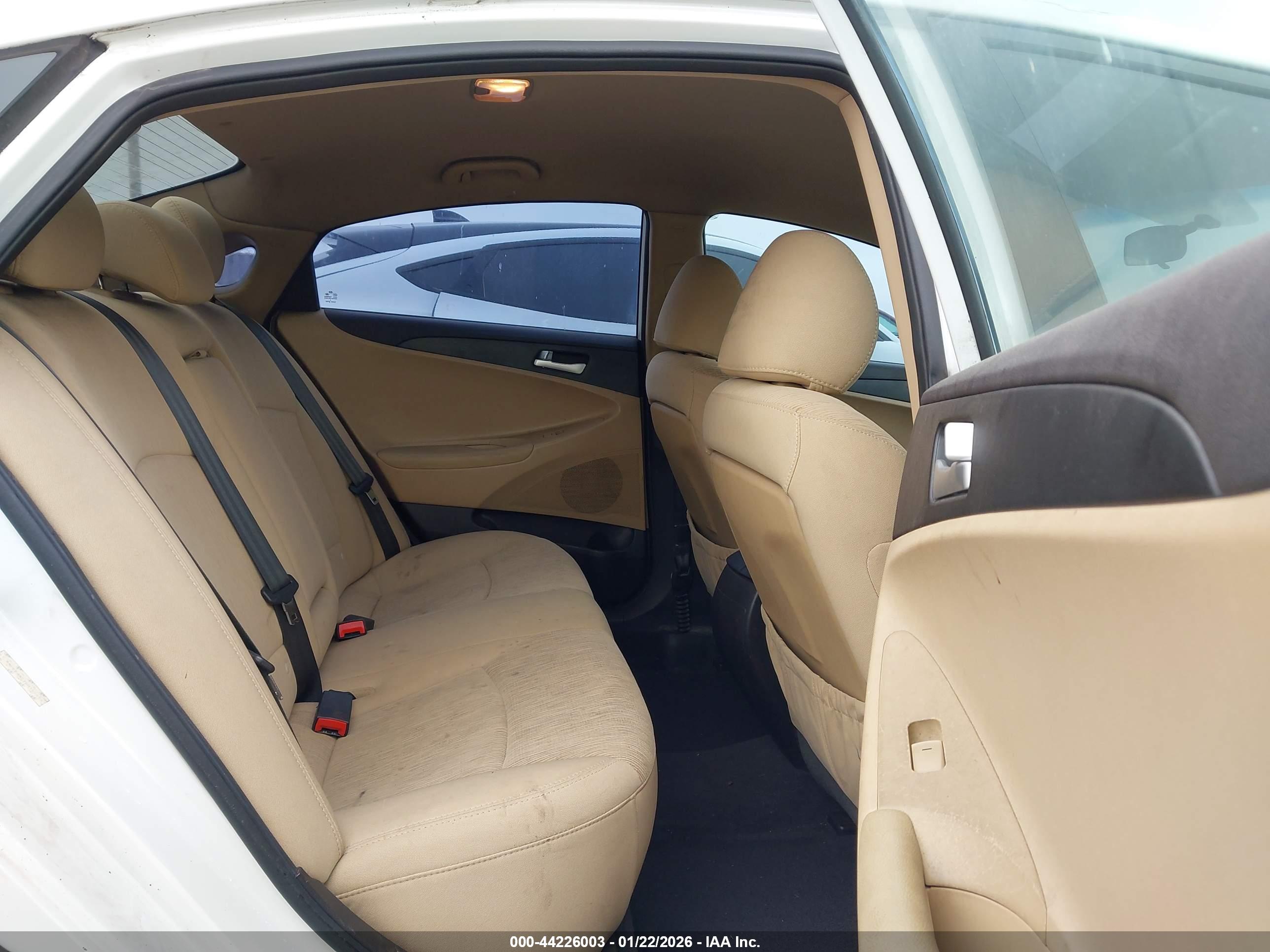 HYUNDAI SONATA image 8