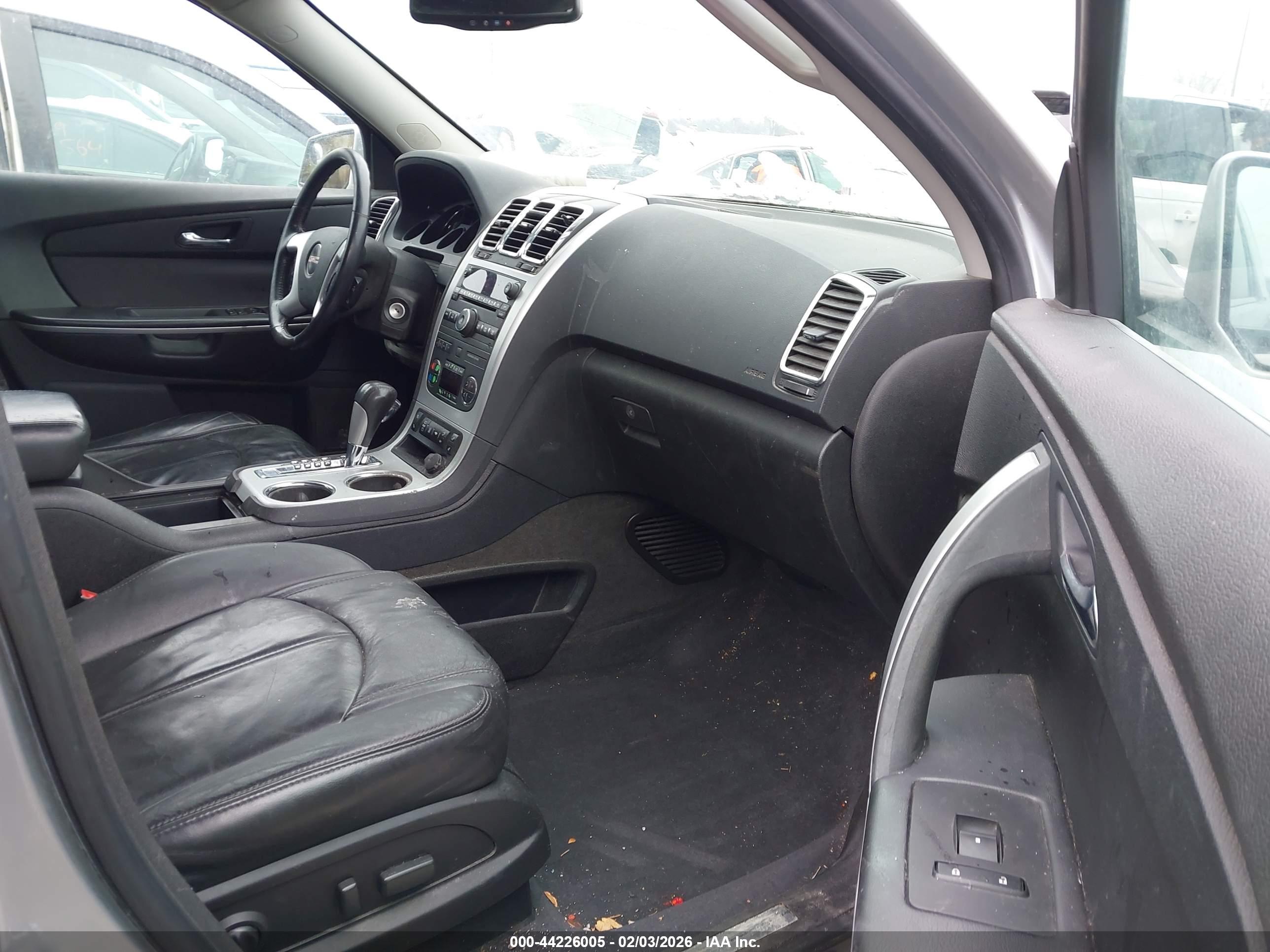 GMC ACADIA image 5