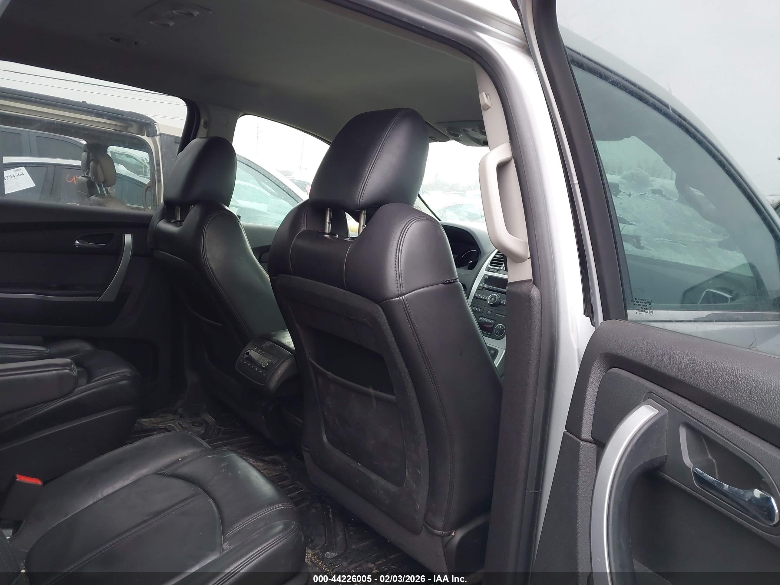 GMC ACADIA image 8