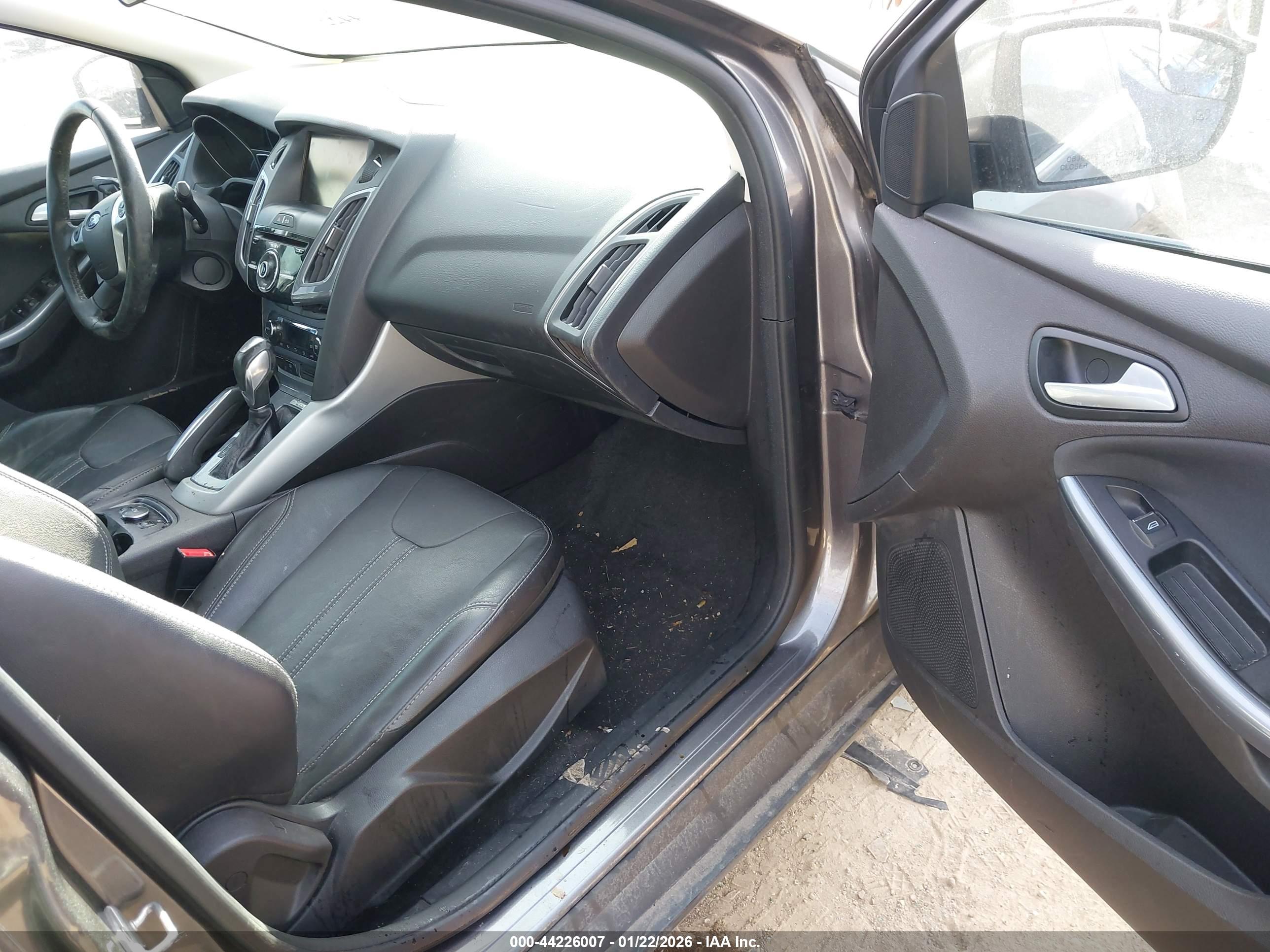 FORD FOCUS image 5