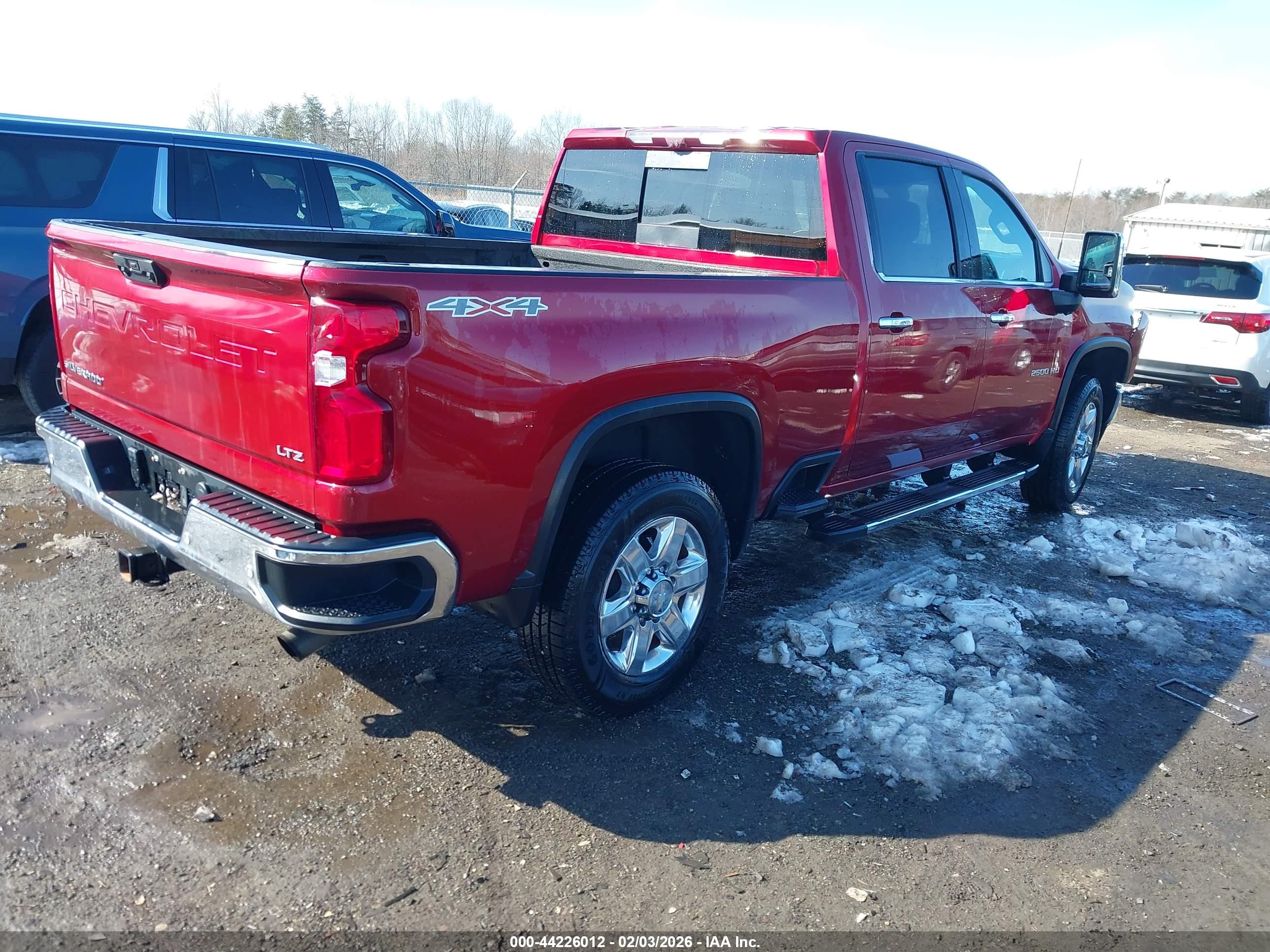 CHEVROLET SILVERADO image 4