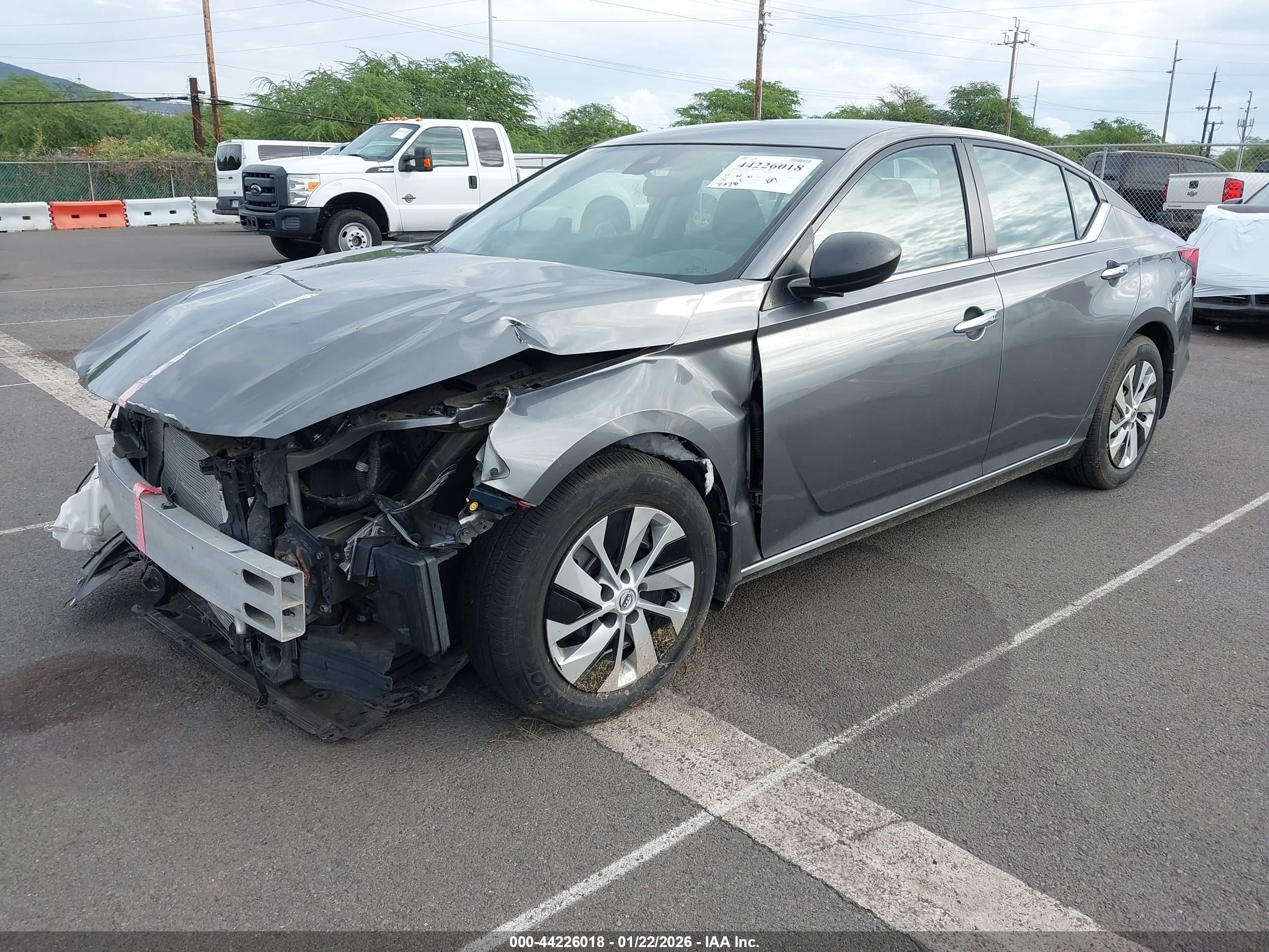 NISSAN ALTIMA image 2