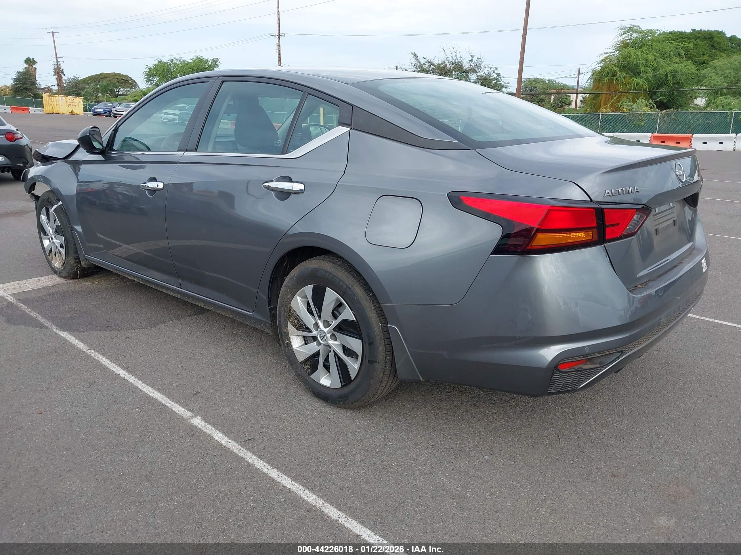 NISSAN ALTIMA image 3