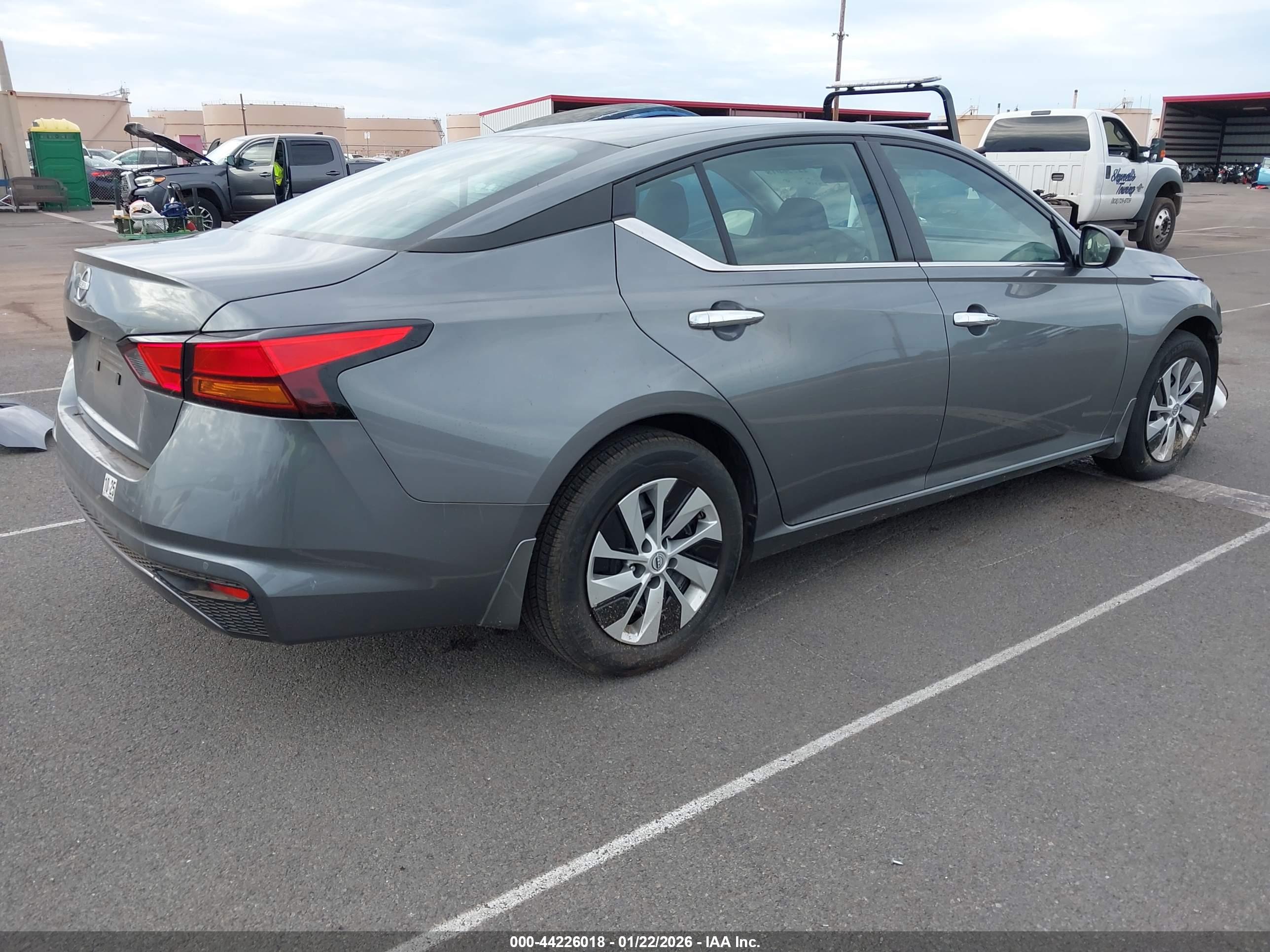 NISSAN ALTIMA image 4
