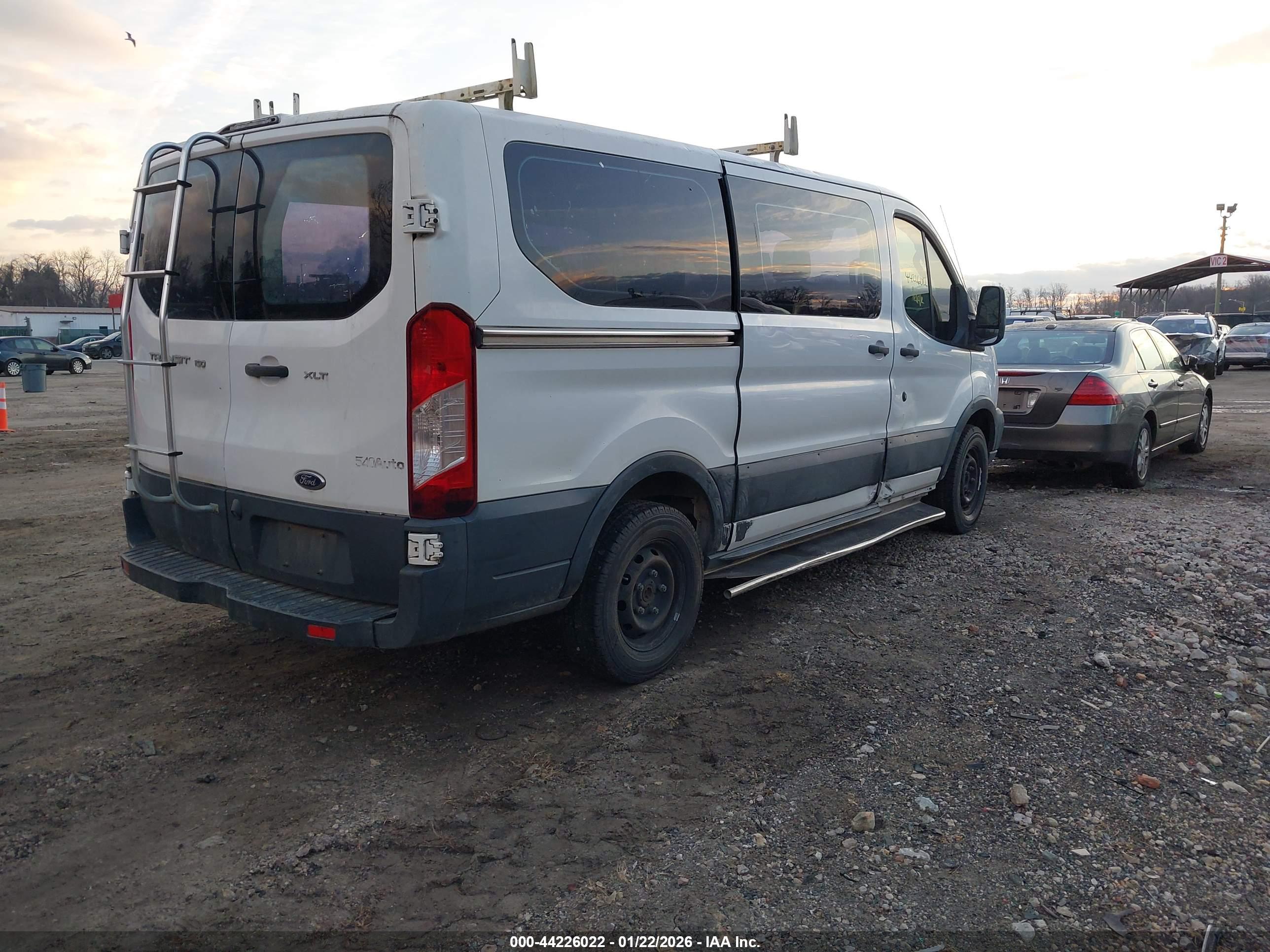 FORD TRANSIT-150 image 4
