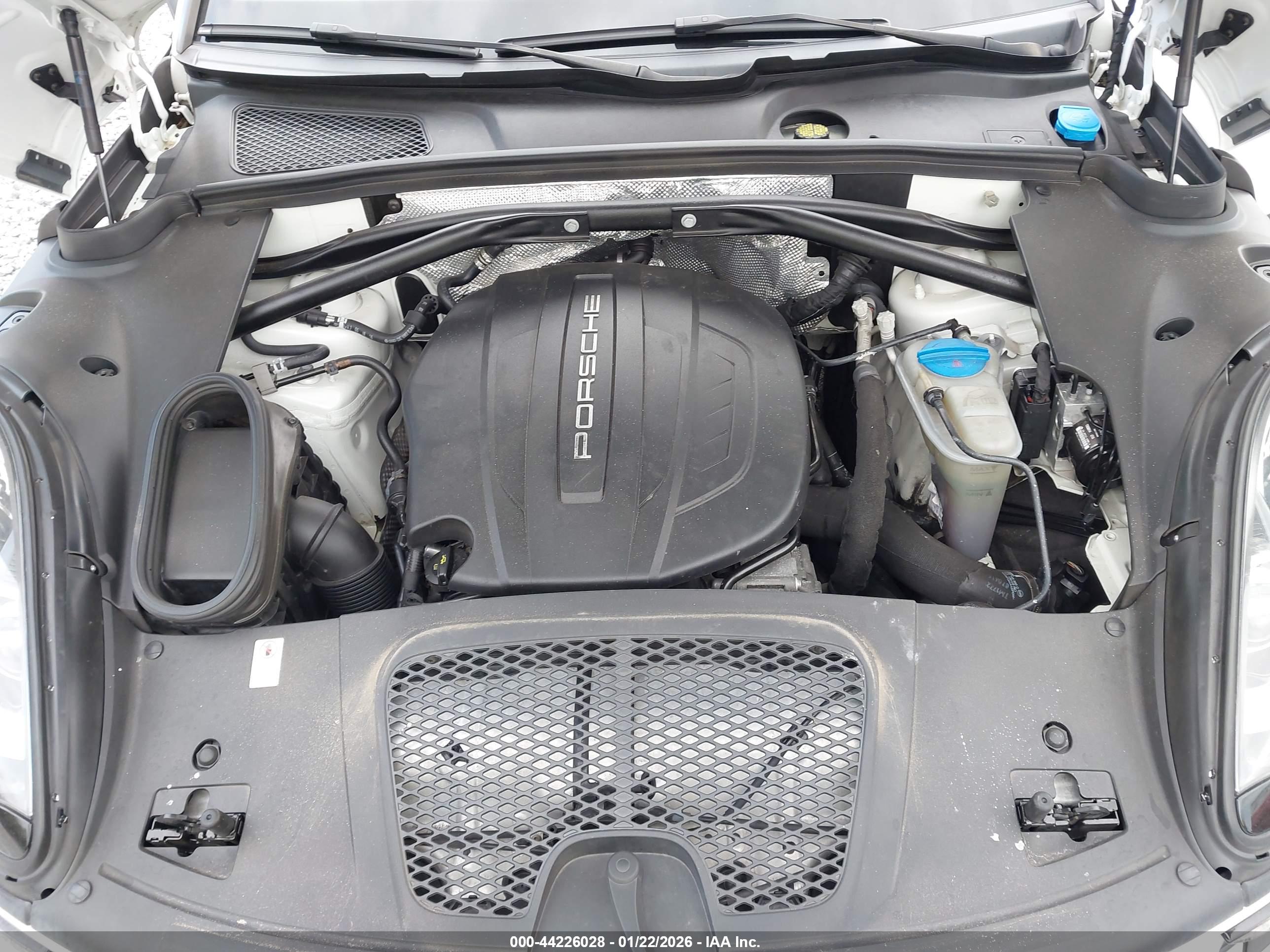 PORSCHE MACAN image 10