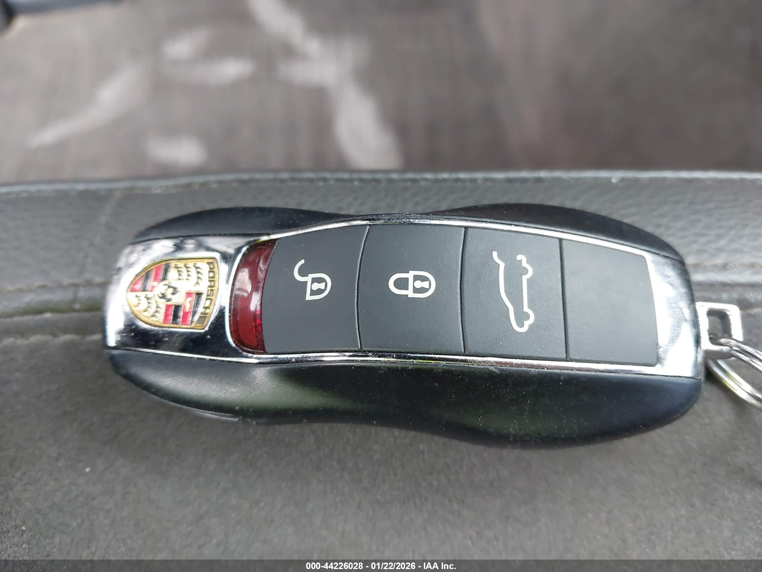 PORSCHE MACAN image 11