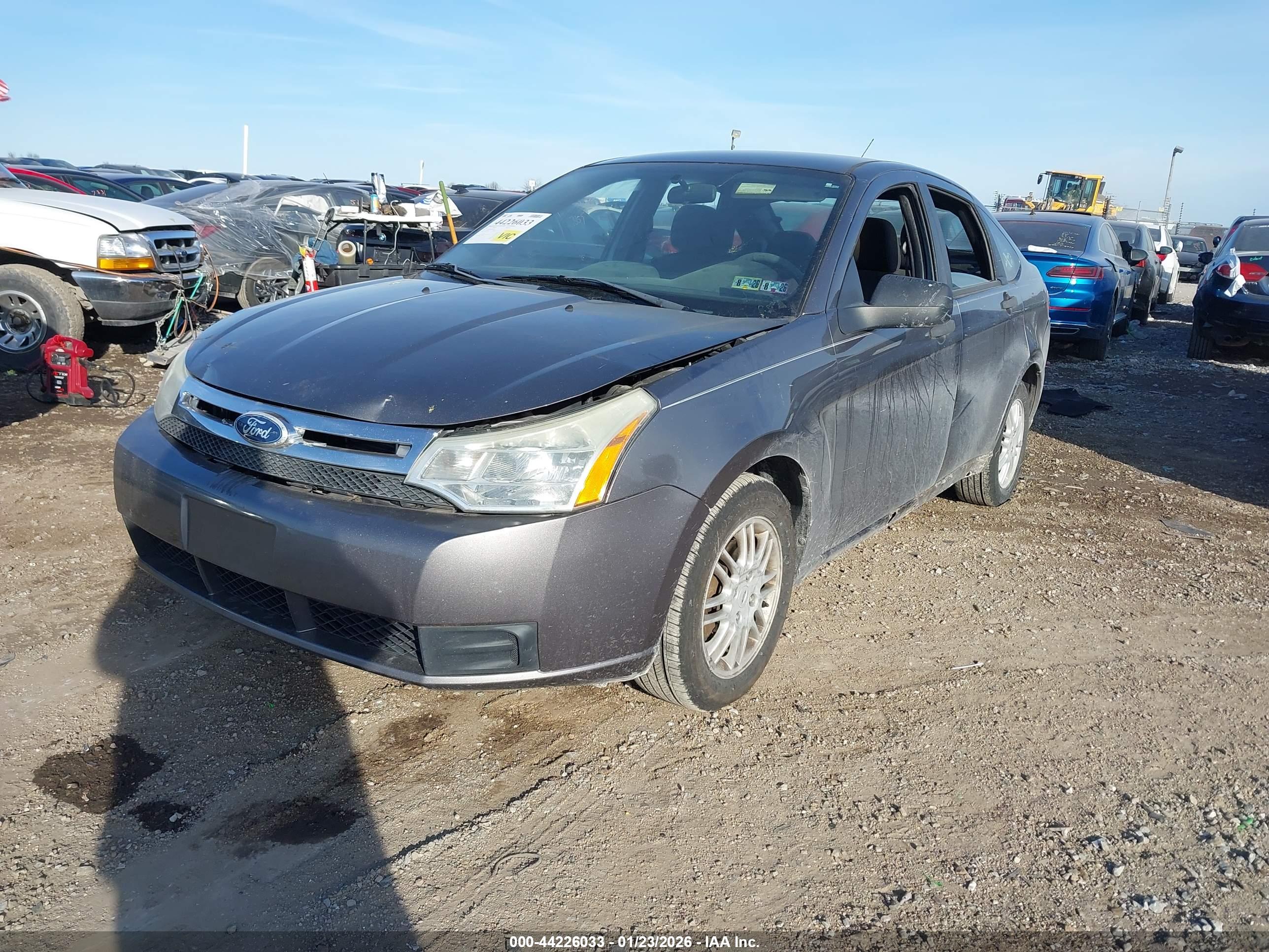 FORD FOCUS image 2